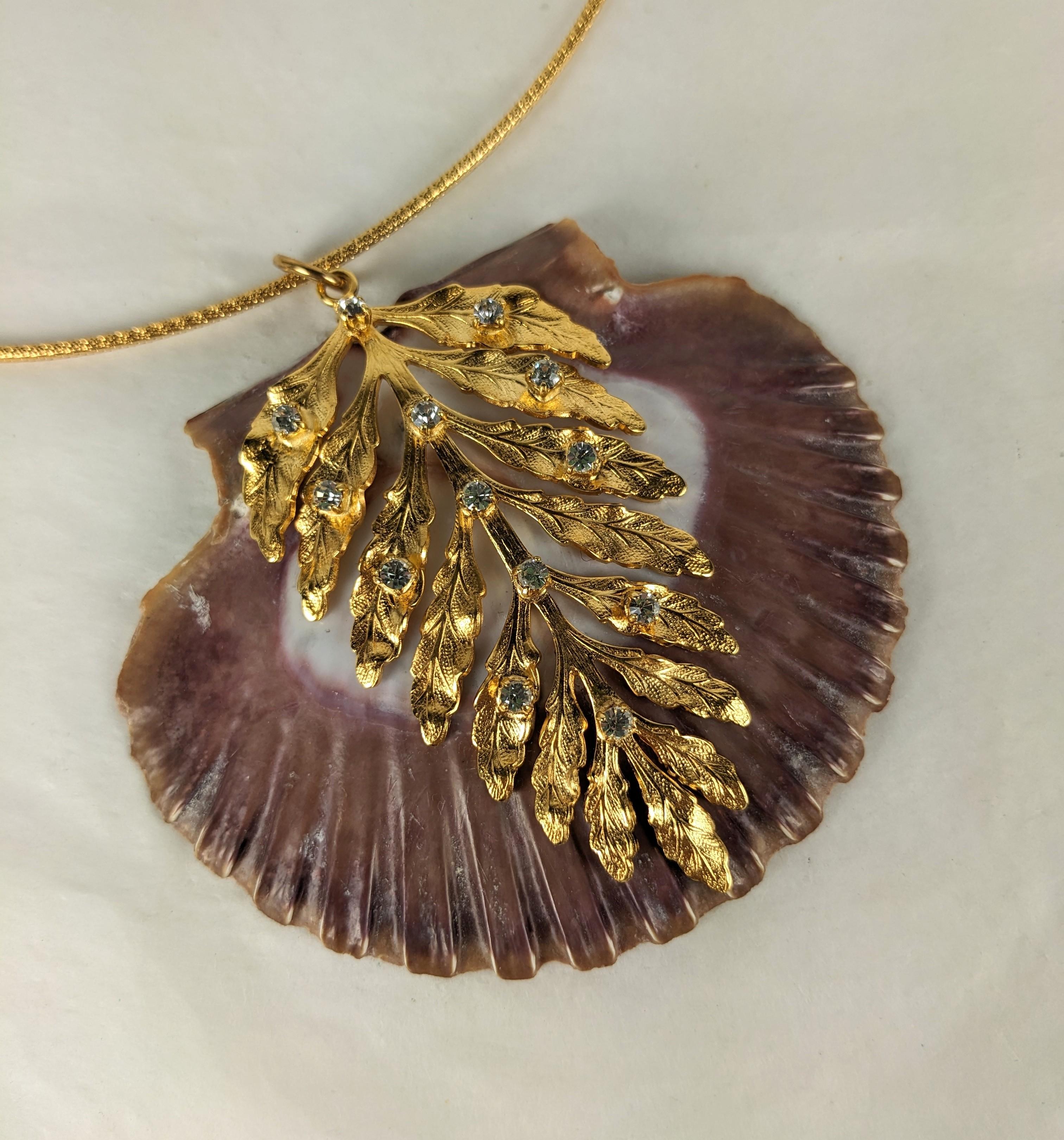 MWLC Purple Scallop Shell Pendant  In Good Condition For Sale In New York, NY