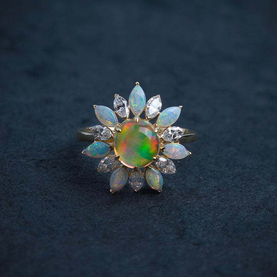 My Shining Star - Bague de fiançailles en or 18 carats avec opale de feu de 1,69 carat et diamants taille marquise en vente 5