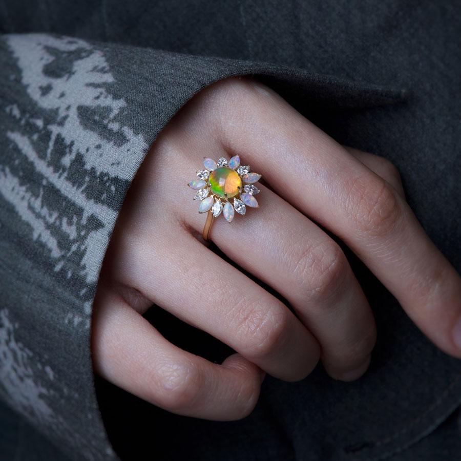 My Shining Star - 1.69ct Mexican Fire Opal Marquise Cut Diamond Engagement Ring 18k Yellow Gold Australian Opal.



Nom du dessin ou modèle : My shining star !

Idée de conception : la bague 