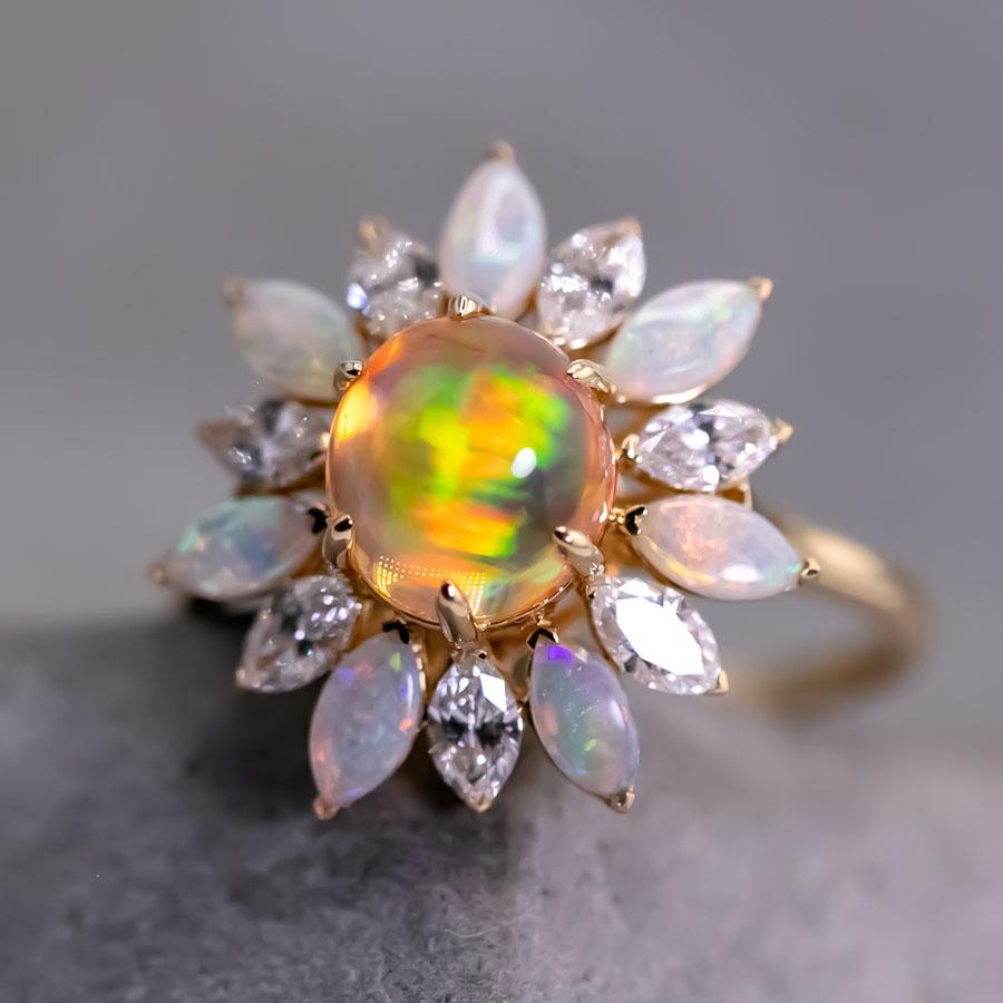 Taille Marquise My Shining Star - Bague de fiançailles en or 18 carats avec opale de feu de 1,69 carat et diamants taille marquise en vente
