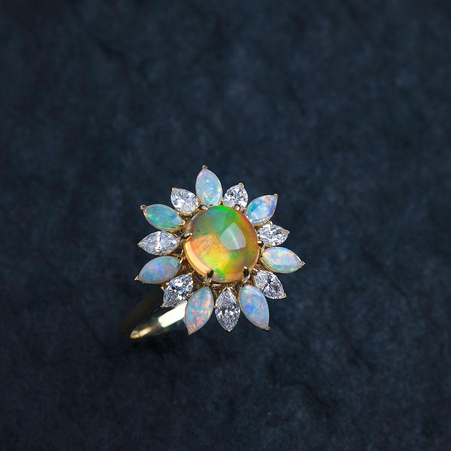 My Shining Star - Bague de fiançailles en or 18 carats avec opale de feu de 1,69 carat et diamants taille marquise en vente 3