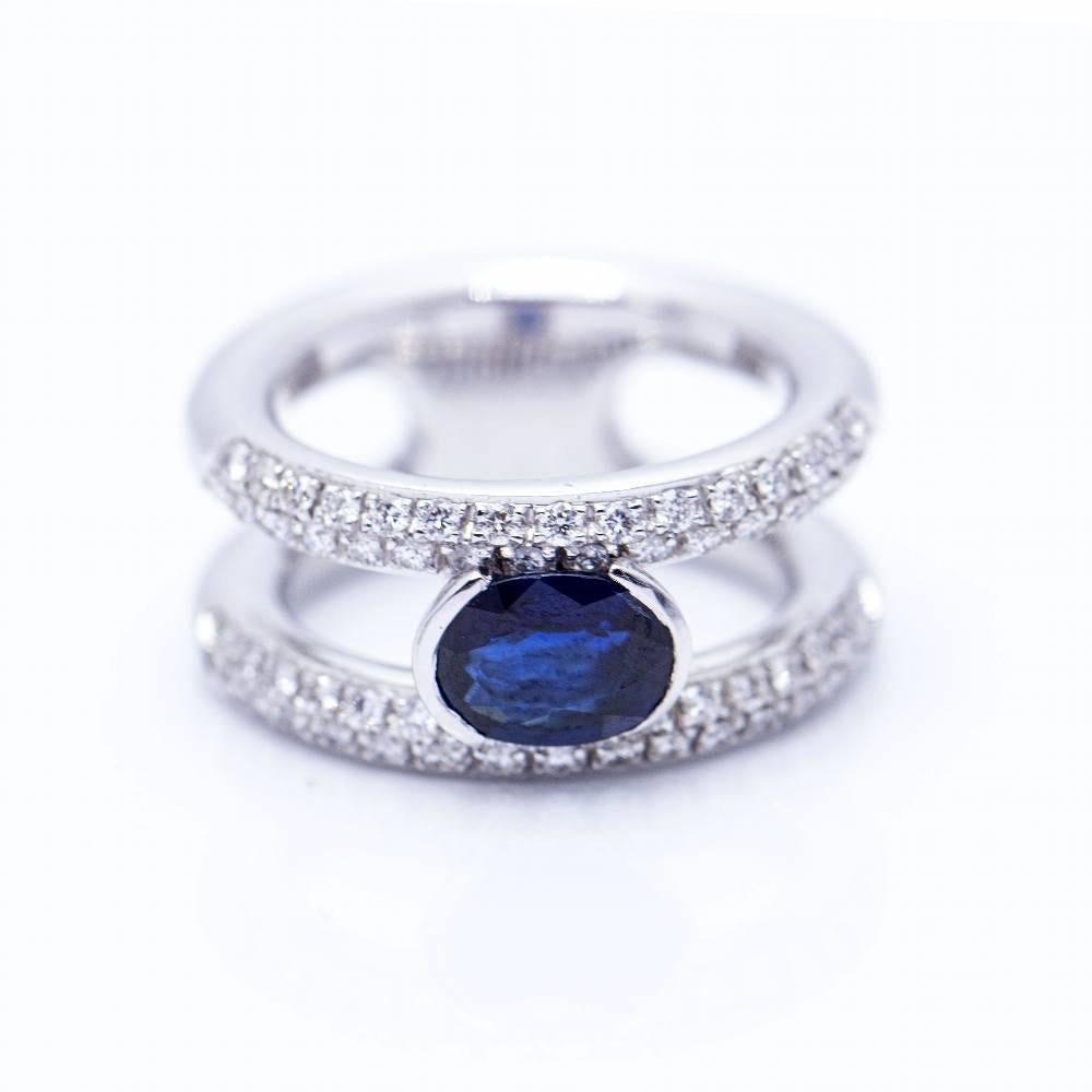 MYANMAR Ring mit Diamanten und Saphiren. im Zustand „Neu“ im Angebot in BARCELONA, ES