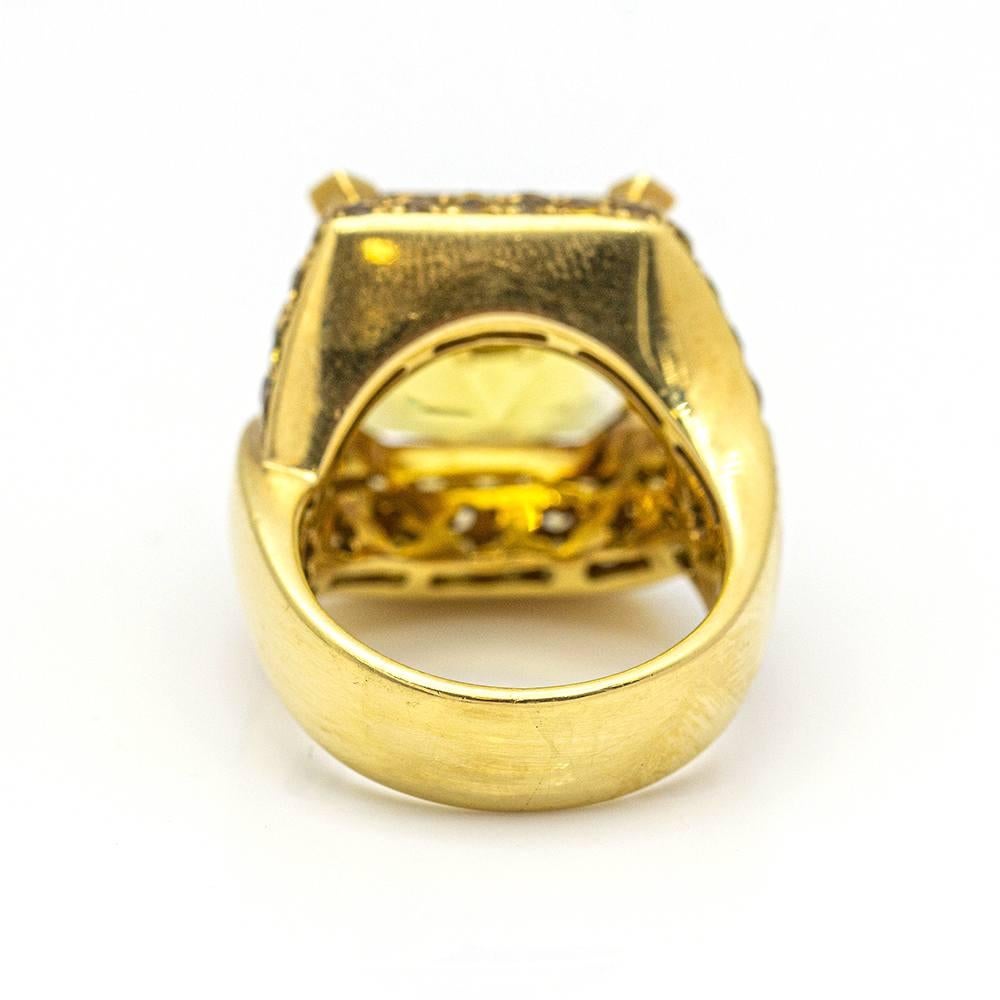MYANMAR Ring aus Gelbgold und Saphiren. im Zustand „Neu“ im Angebot in BARCELONA, ES