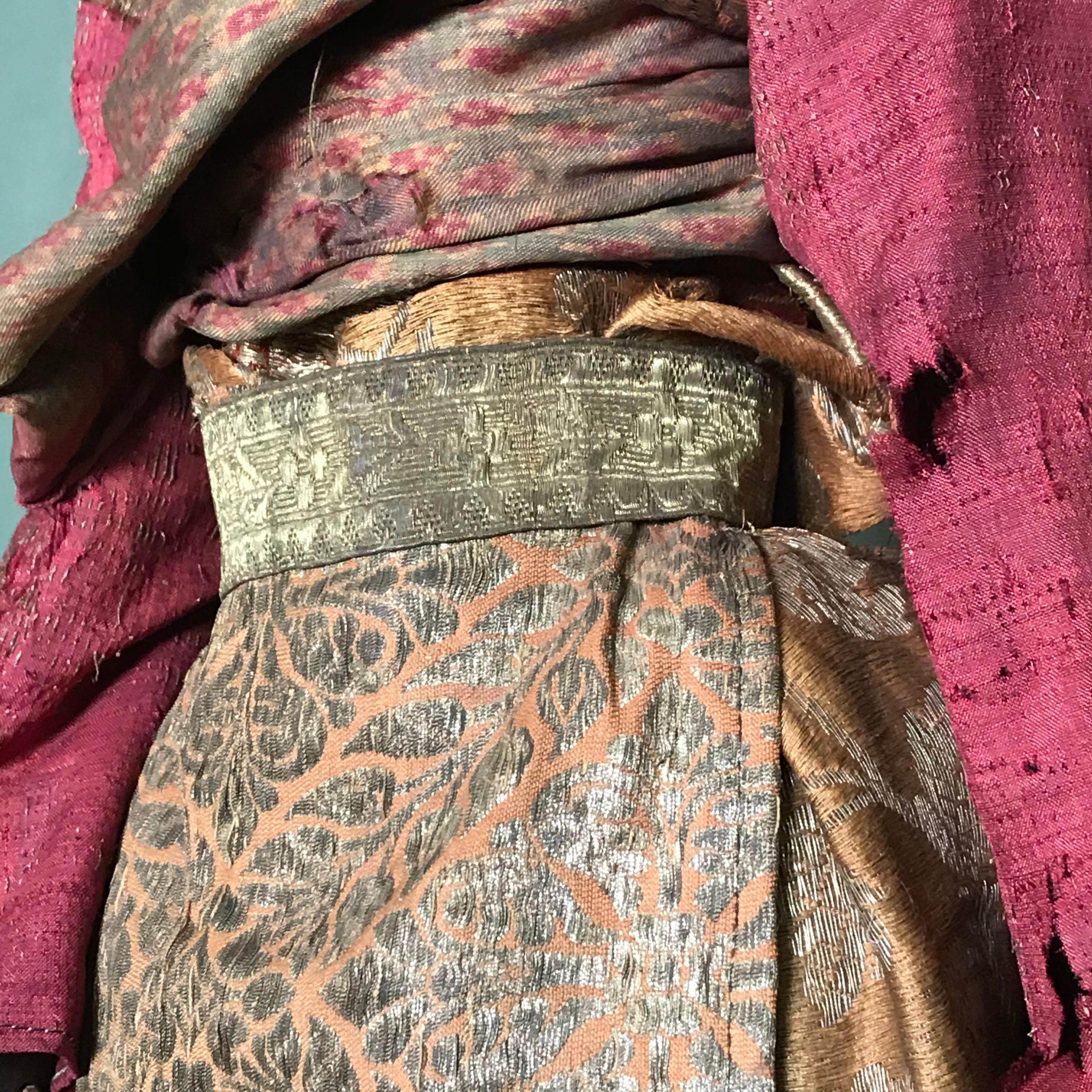 Poupée birmane rouge Excellent état - En vente à Munich, DE