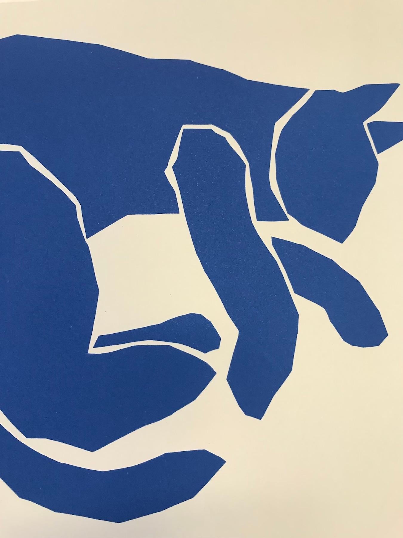 Œuvre d'art de style Matisse - Chat de Matisse, estampe d'animaux contemporaine, art bleu - Beige Animal Print par Mychael Barratt