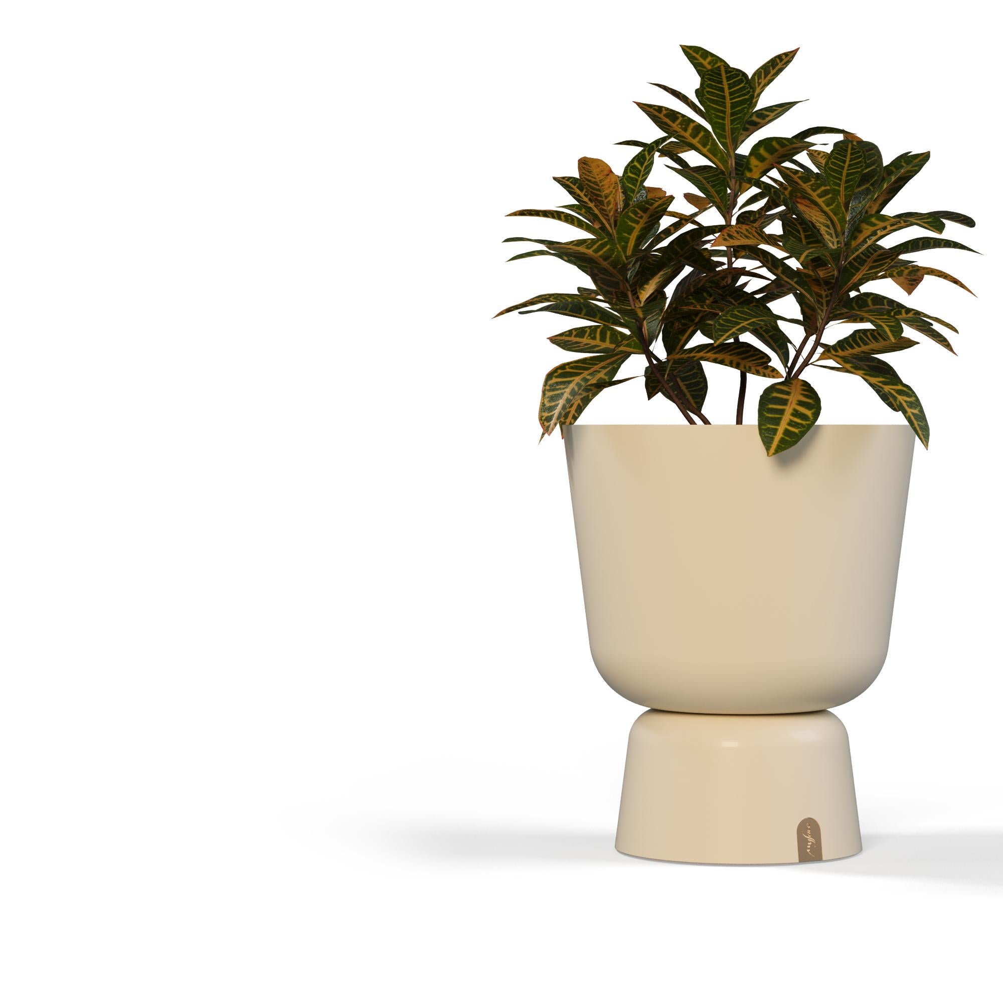 Portugais Jardinière d'extérieur Eden C en fibre de verre Myface en vente