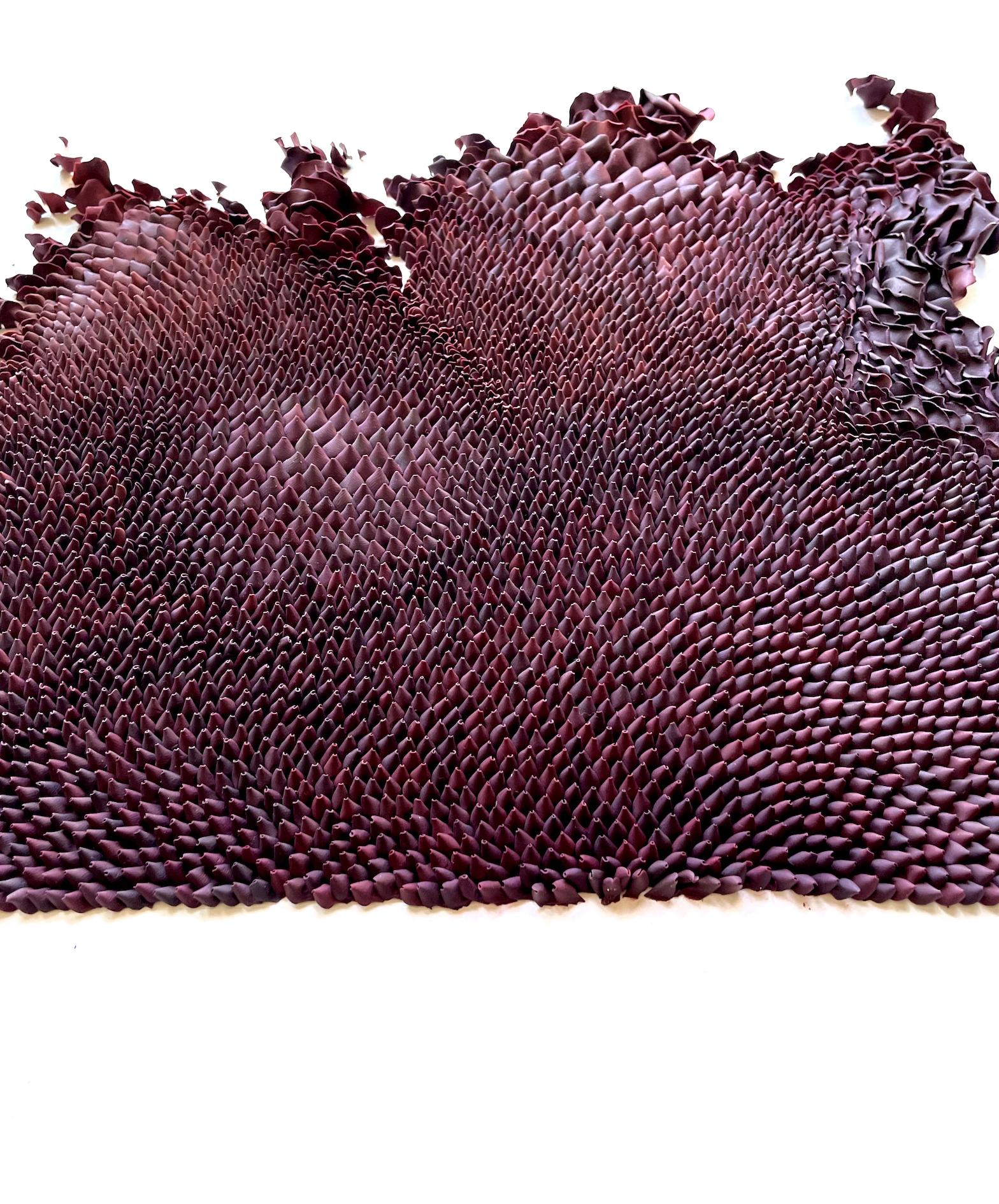 Burgundy Roses II - collage minimale di argilla su carta ispirato alla natura astratta 2
