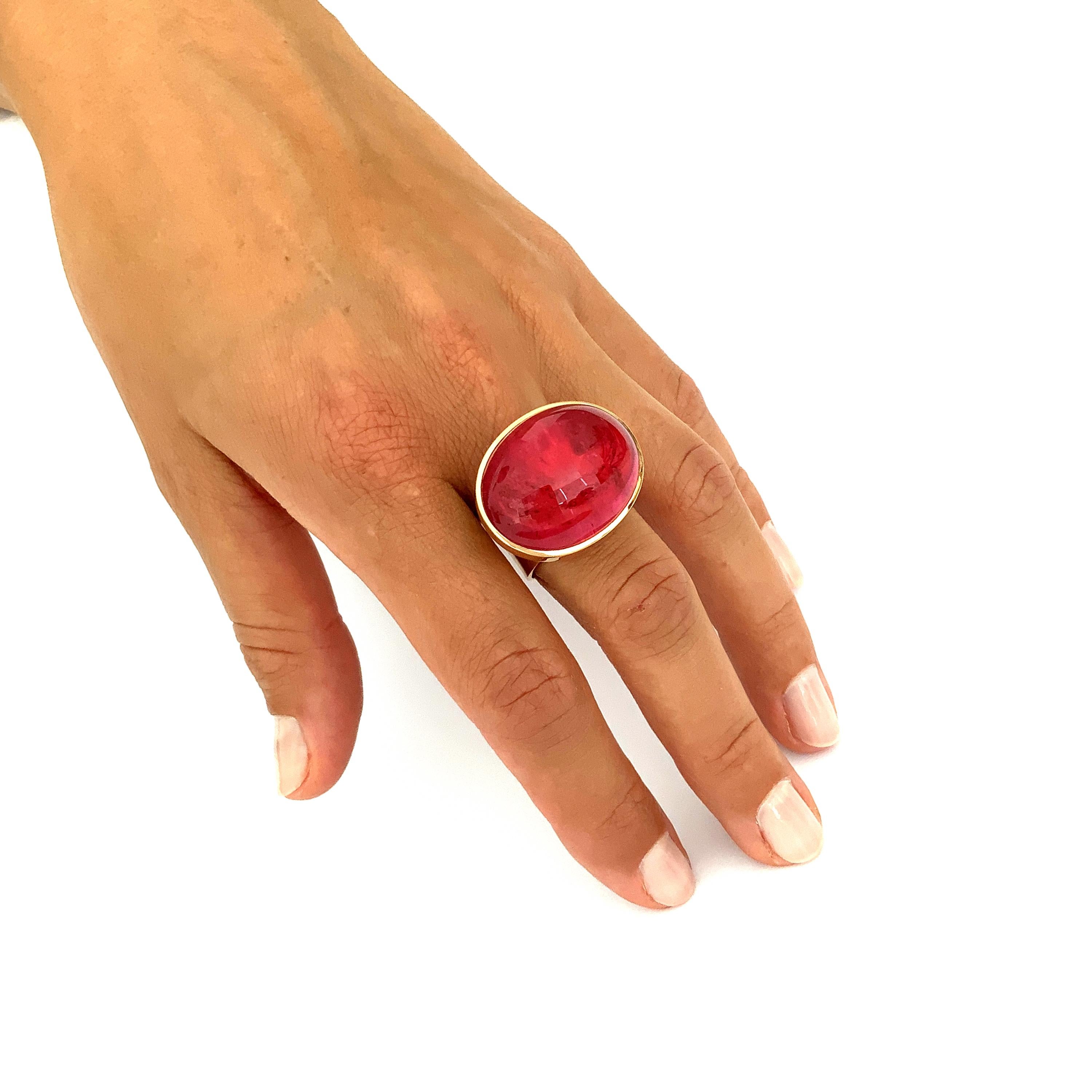 Contemporary Georg Spreng - My Medallion Ring 18 Karat Rosé Gold Oval Red Rubelite Cabochon For Sale