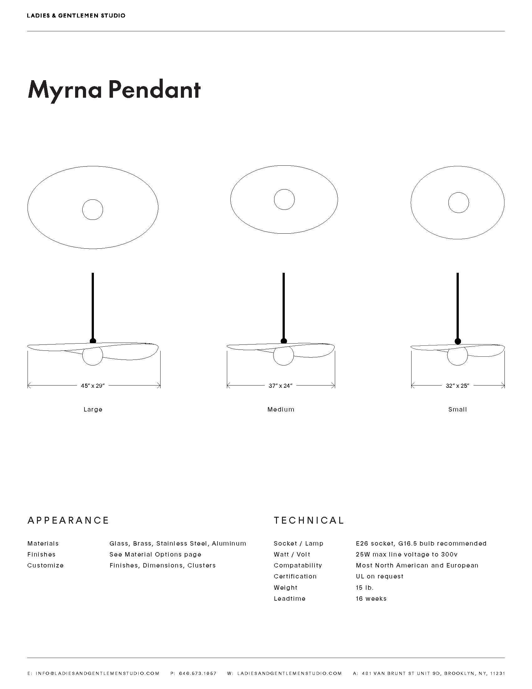 Myrna Pendelleuchte mit Glasschirm und farbig gewaschenem Globus Optionen (21. Jahrhundert und zeitgenössisch) im Angebot