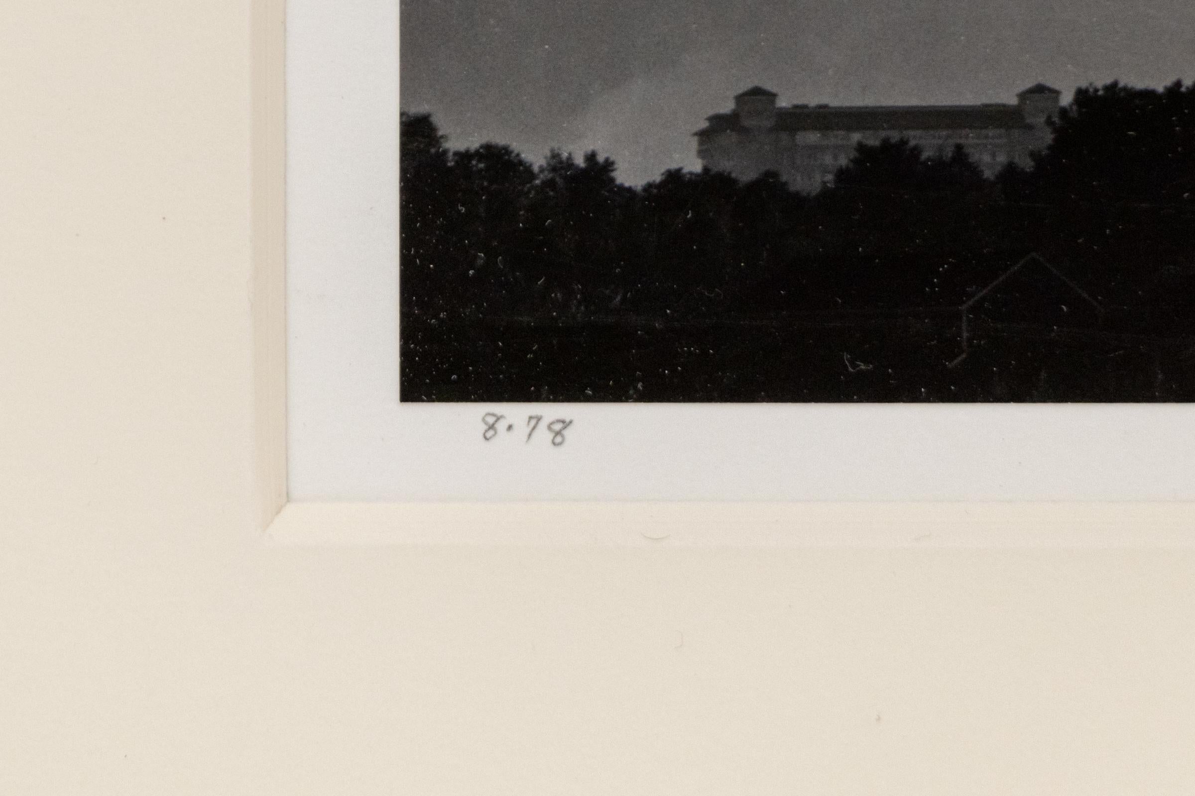 Broadmoor e Front Range (Colorado), anni '70 Paesaggio montano in bianco e nero - Landscape Photograph Grigio di Myron Wood