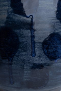 Taburete único de gres esmaltado Myrtille de Pascale Girardin