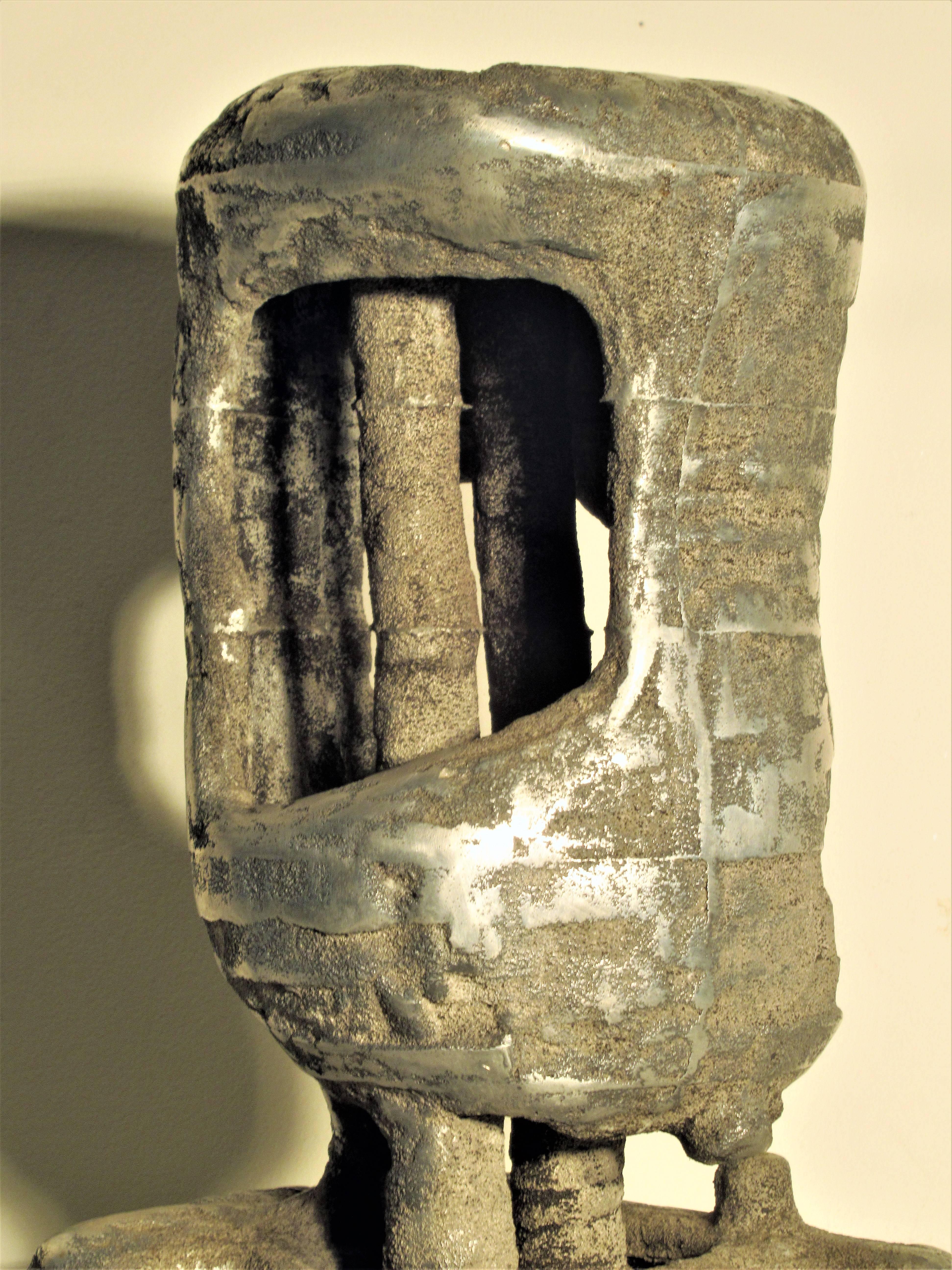  American mid-20th century modernist Brutalist abstract bust sculpture in cast and hand worked granulated and polished metal aluminum by award winning and well exhibited artist painter metal sculptor William F. Sellers ( 1929 - 2019 ) a contemporary