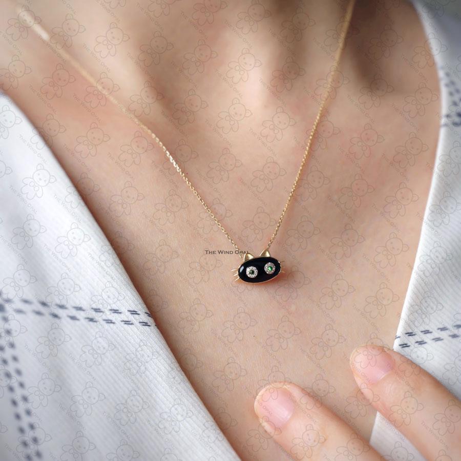 Collana Mystic Black Cat in oro 18 carati con occhi di diamante tsavorite in vendita 1