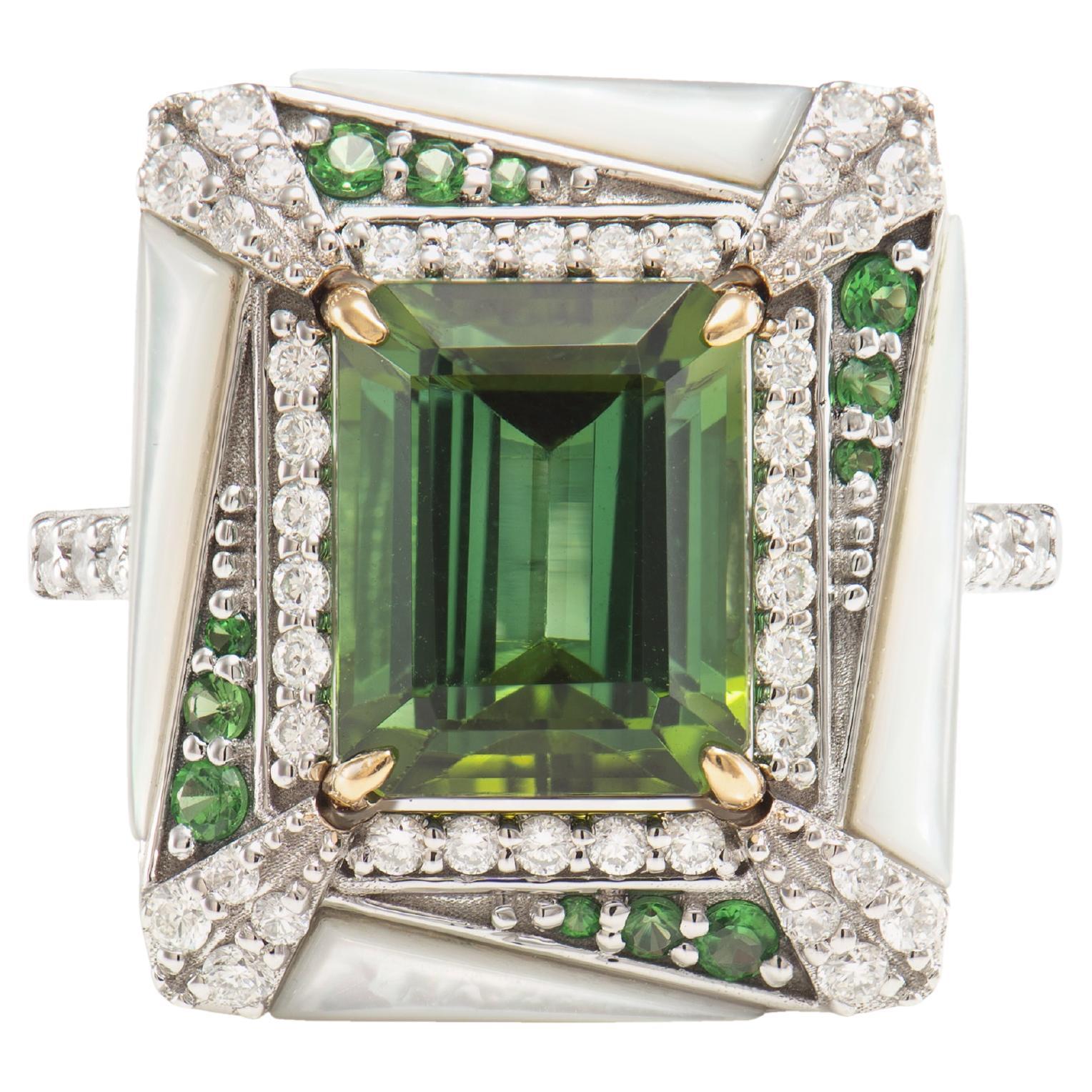 Ring mit grünem Turmalin aus 18 Karat Weiß- und Gelbgold