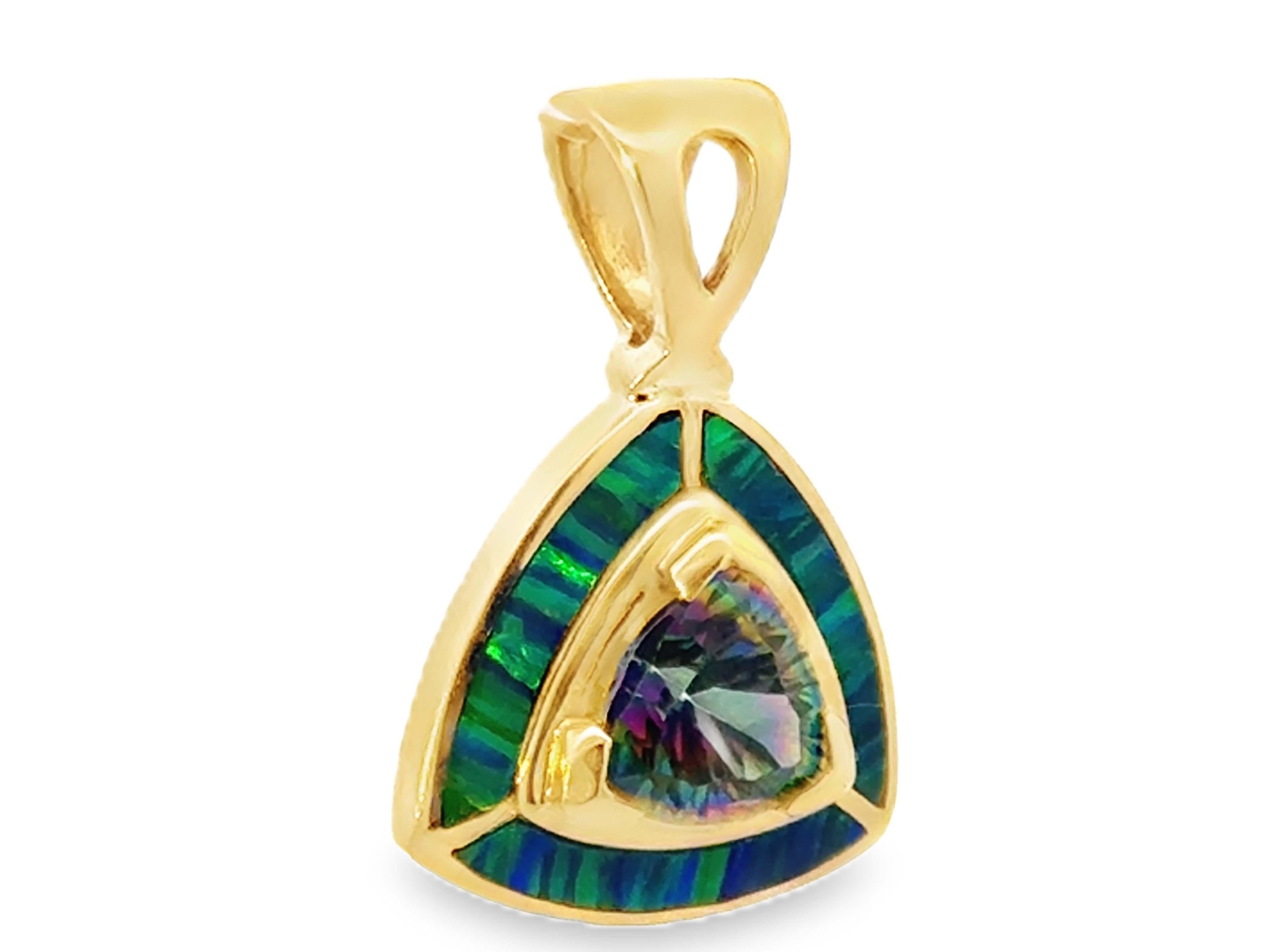 Moderne Pendentif Topaze Mystique Triangle Incrustation Opale Or Jaune 14k en vente