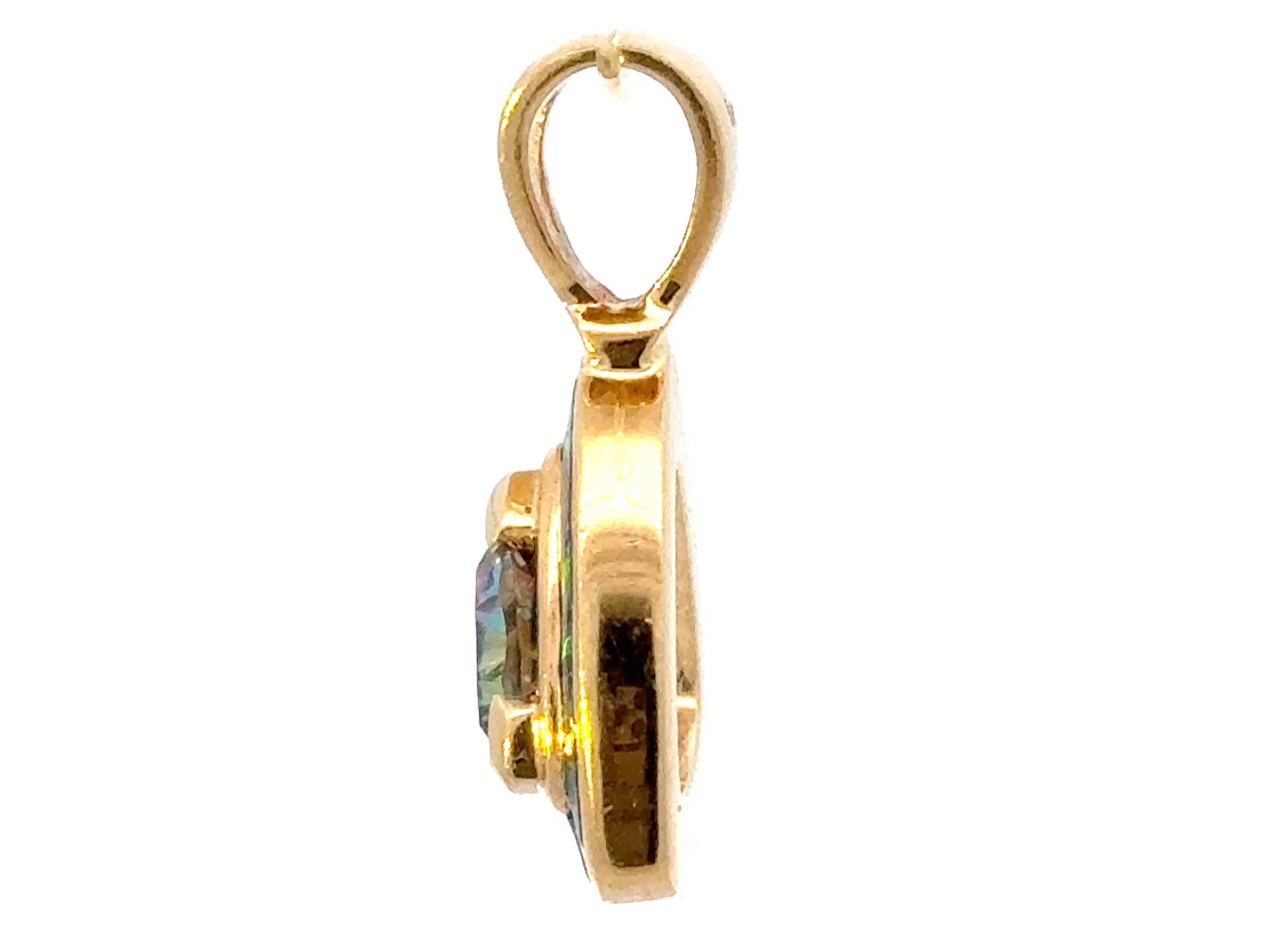 Pendentif Topaze Mystique Triangle Incrustation Opale Or Jaune 14k Excellent état - En vente à Honolulu, HI