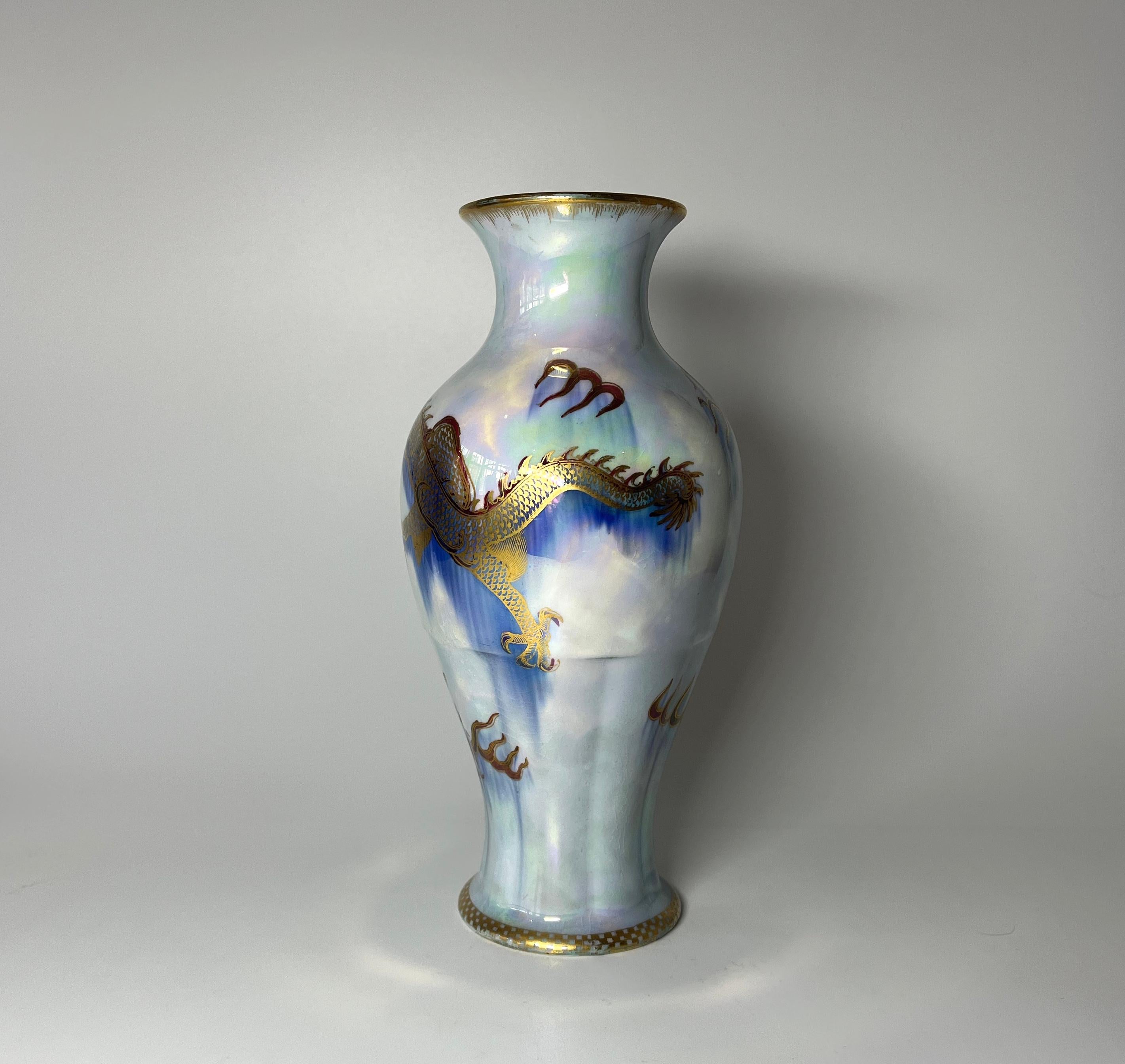 Glazed Mystical Gilded Dragon Wedgwood Mixed Blue Ordinary Lustre Porcelain Vase Z4829 For Sale