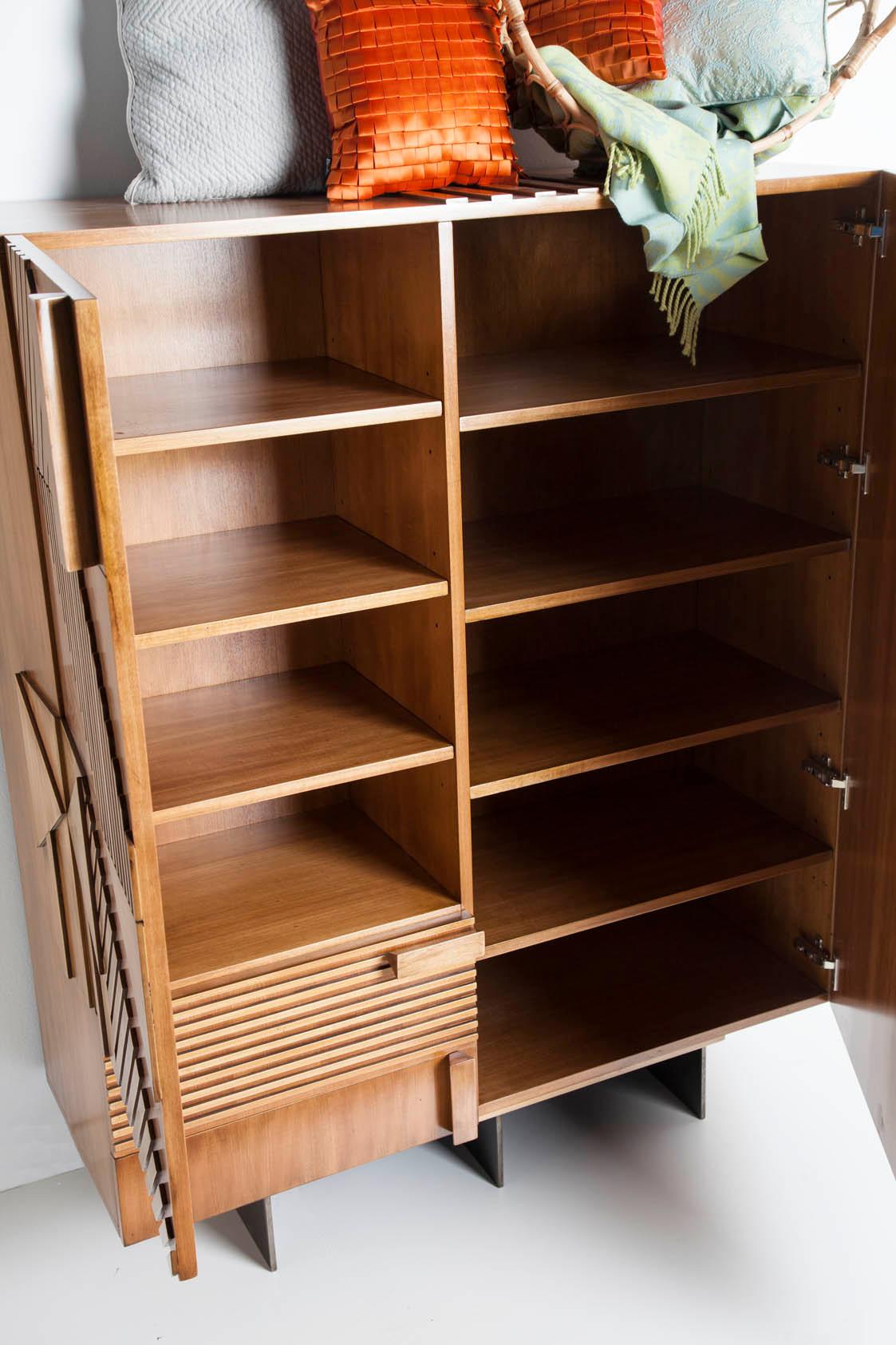 Spagnolo Mobiletto in legno Mytho di Lola Glamour in vendita