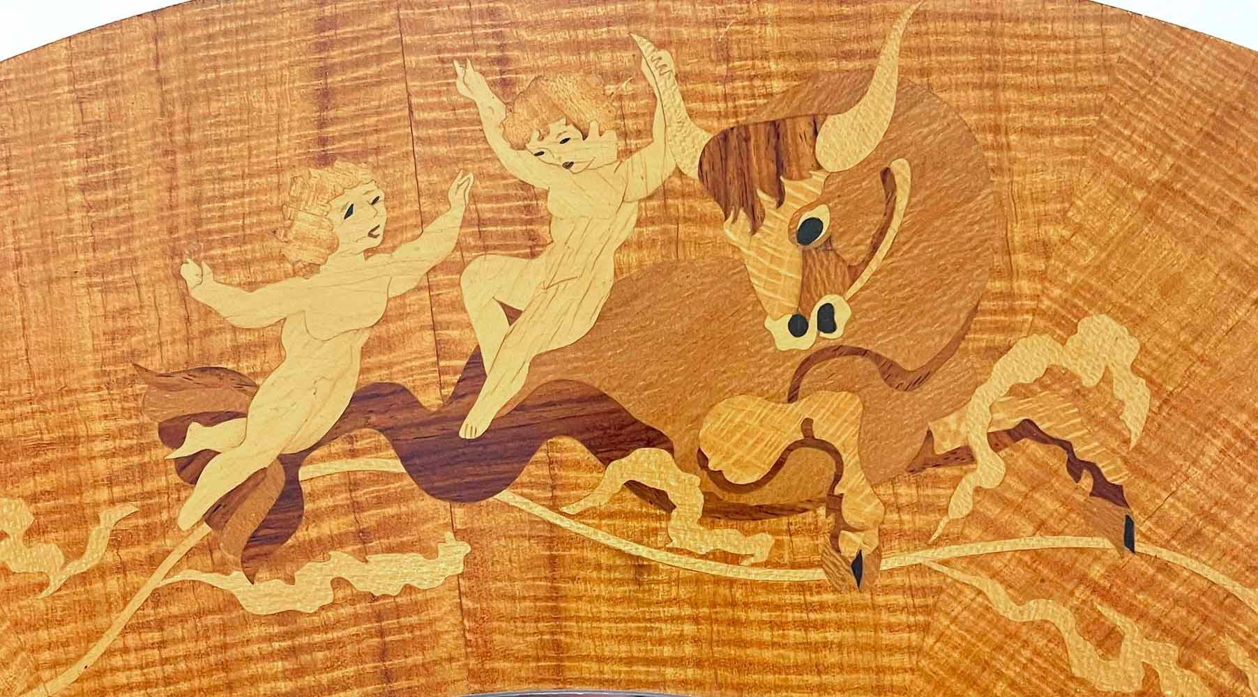 „Mythologische Szenen“, Art-Déco-Spiegel mit Holzintarsien und Triton, Europa, Orpheus (Schwedisch) im Angebot