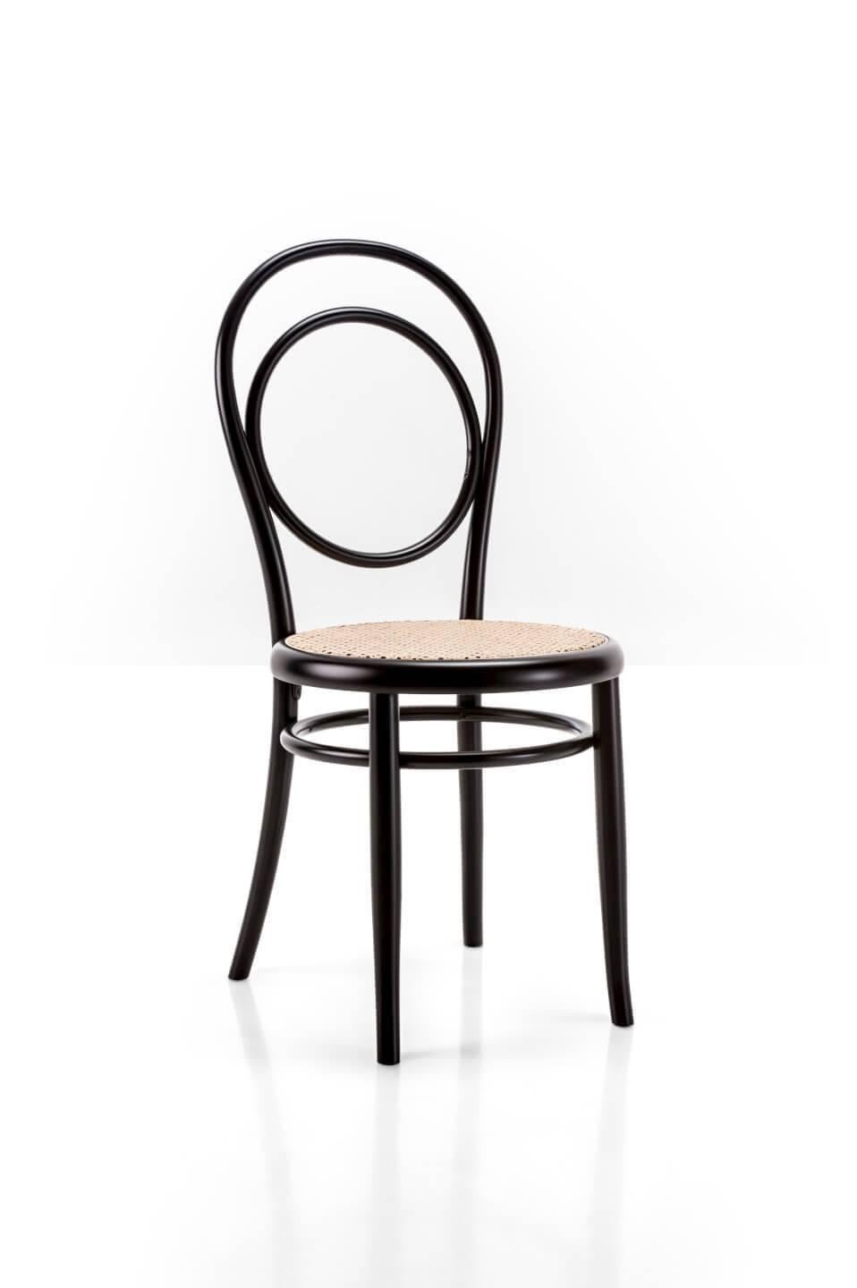 The great Classic. The item that is absolutely the most famous and most sold in the history of furniture. Designed by Michael Thonet in 1860, the No. 14 chair immediately became known as the bistro chair. Minimalist both in the chosen material and