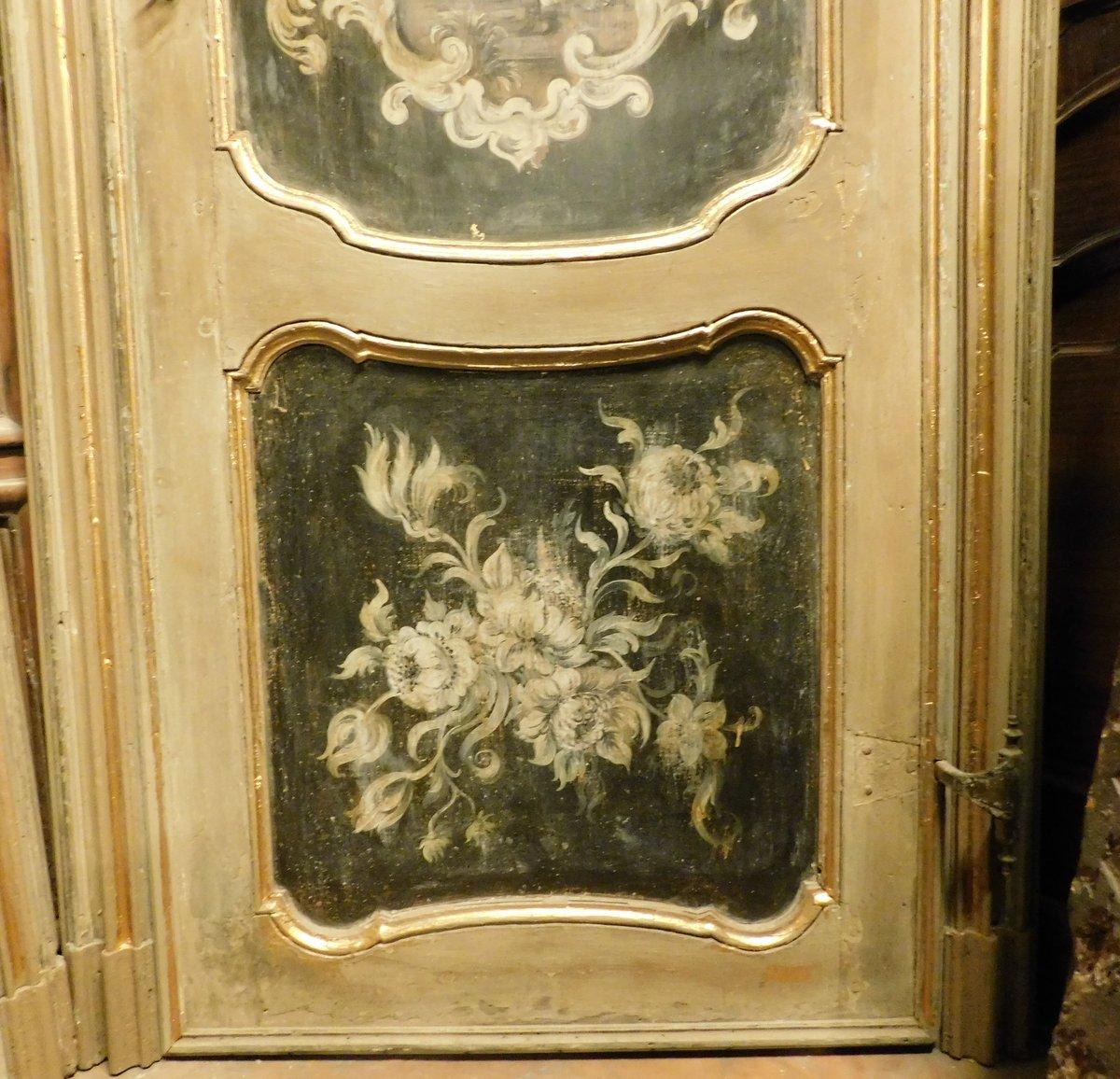 N. 2 internal doors in walnut and richly painted with frame and overdoor, Italy For Sale 1