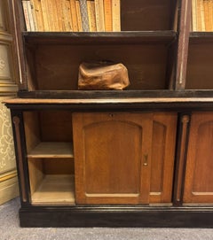N. 3 Art-Déco-Bücherregale im Art-Déco-Stil, ähnlich einander, Holz mit schwarzen Profilen, Italien
