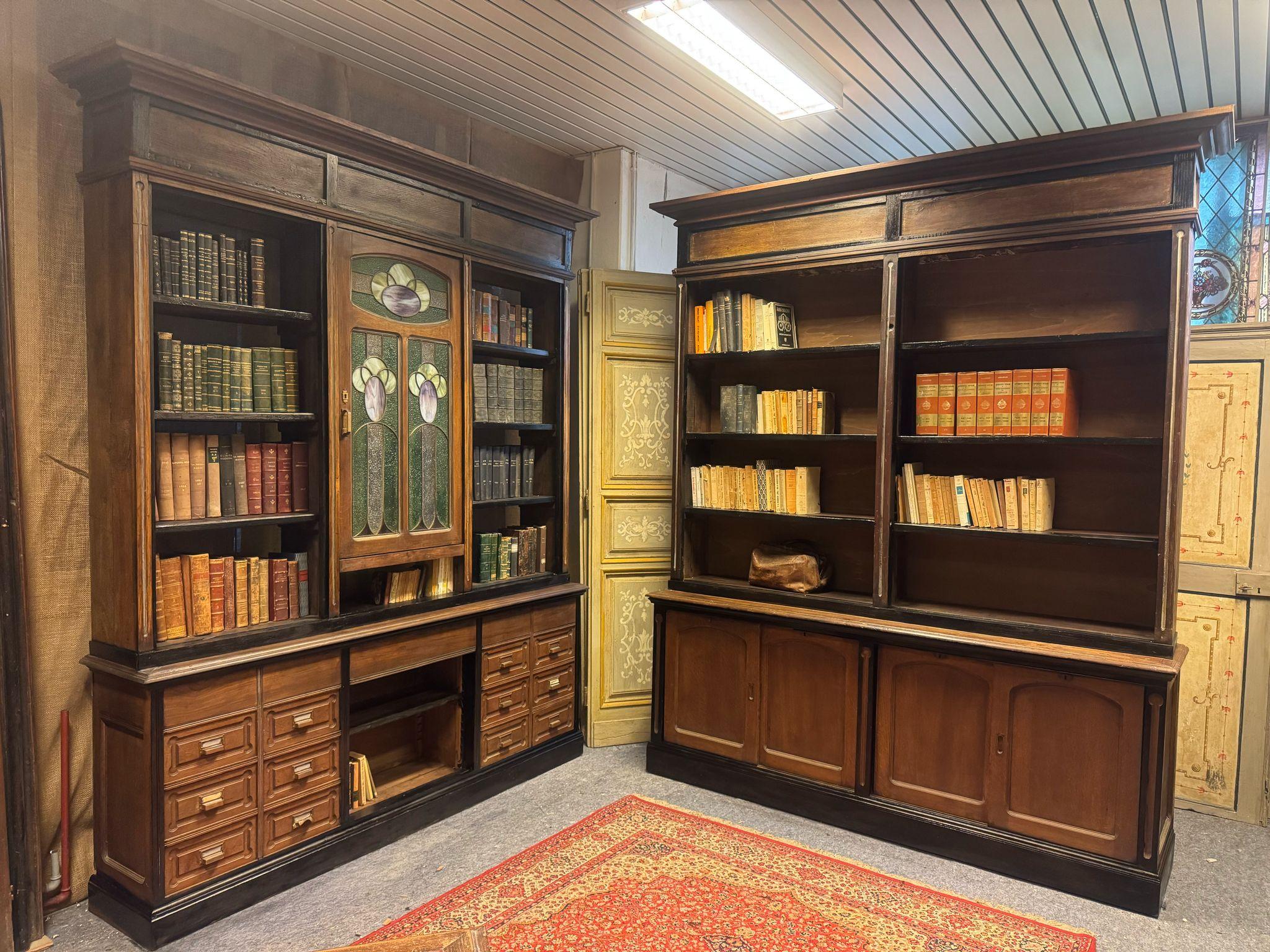 XX secolo N. 3 librerie art déco, simili tra loro, in legno con profili neri, Italia in vendita