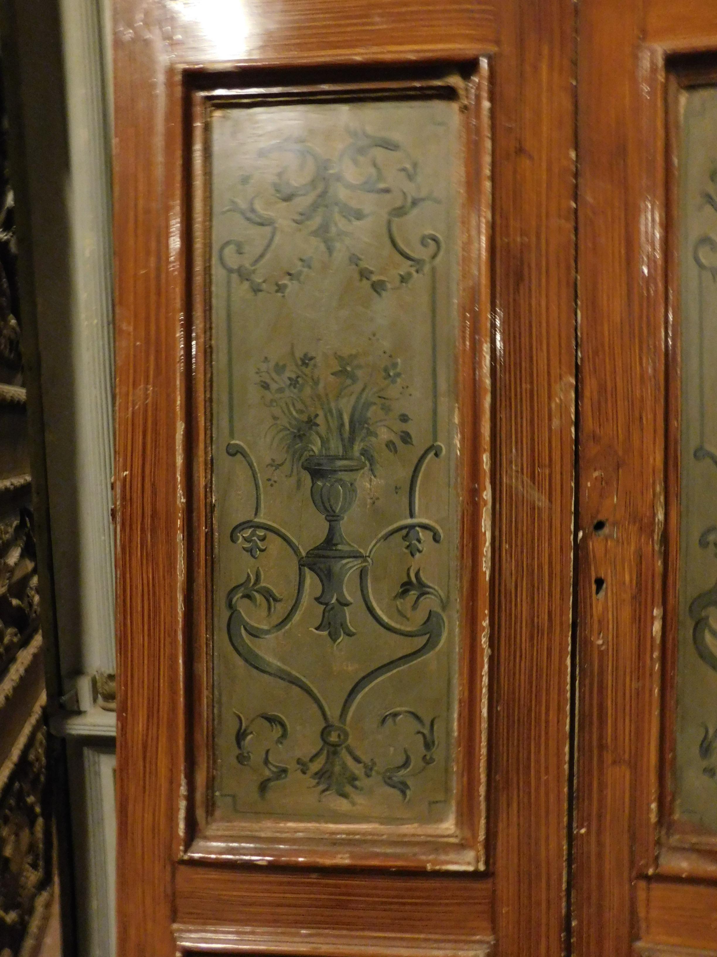 Peint à la main N. 6 portes doubles anciennes, laquées et peintes, 19ème siècle, Italie en vente
