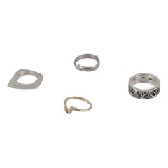 N. E. From et d'autres orfèvres danois. Quatre anneaux en argent sterling.