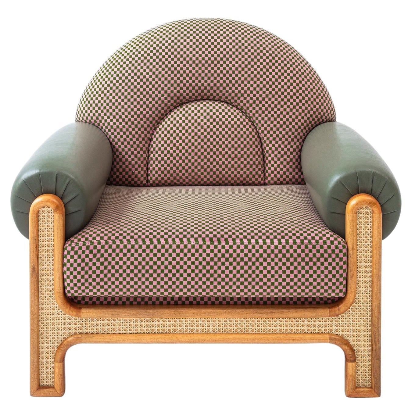 Poltrona N-Gene Cherry 
Oliver di Merve KAHRAMAN, legno e tappezzeria lavorati a mano