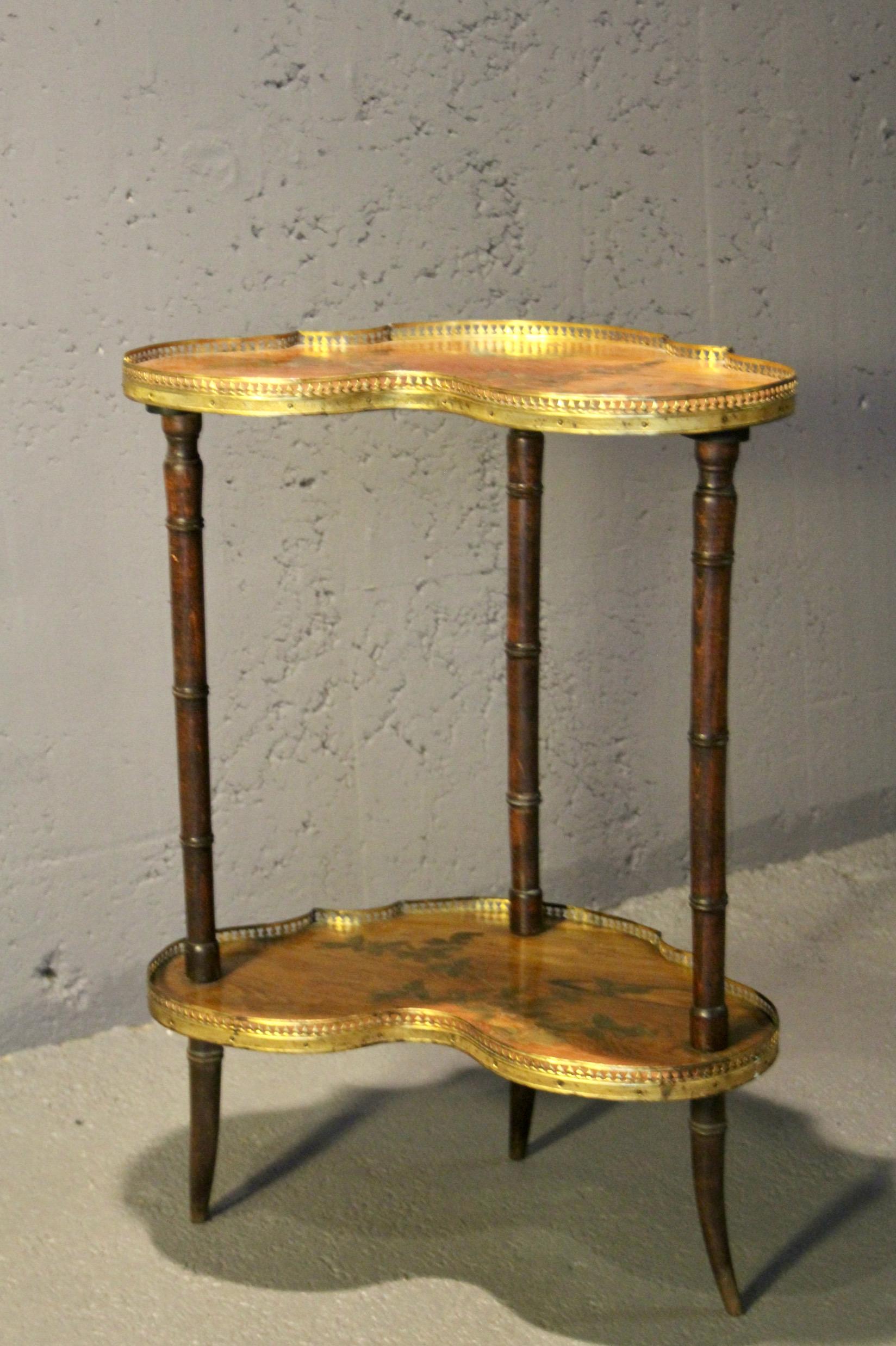 N III charmante Gueridon im Angebot 2