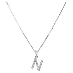 Anhänger mit Diamant in Form des Buchstabens „N“ aus 14 Karat Weißgold an einer 40 cm langen Kette