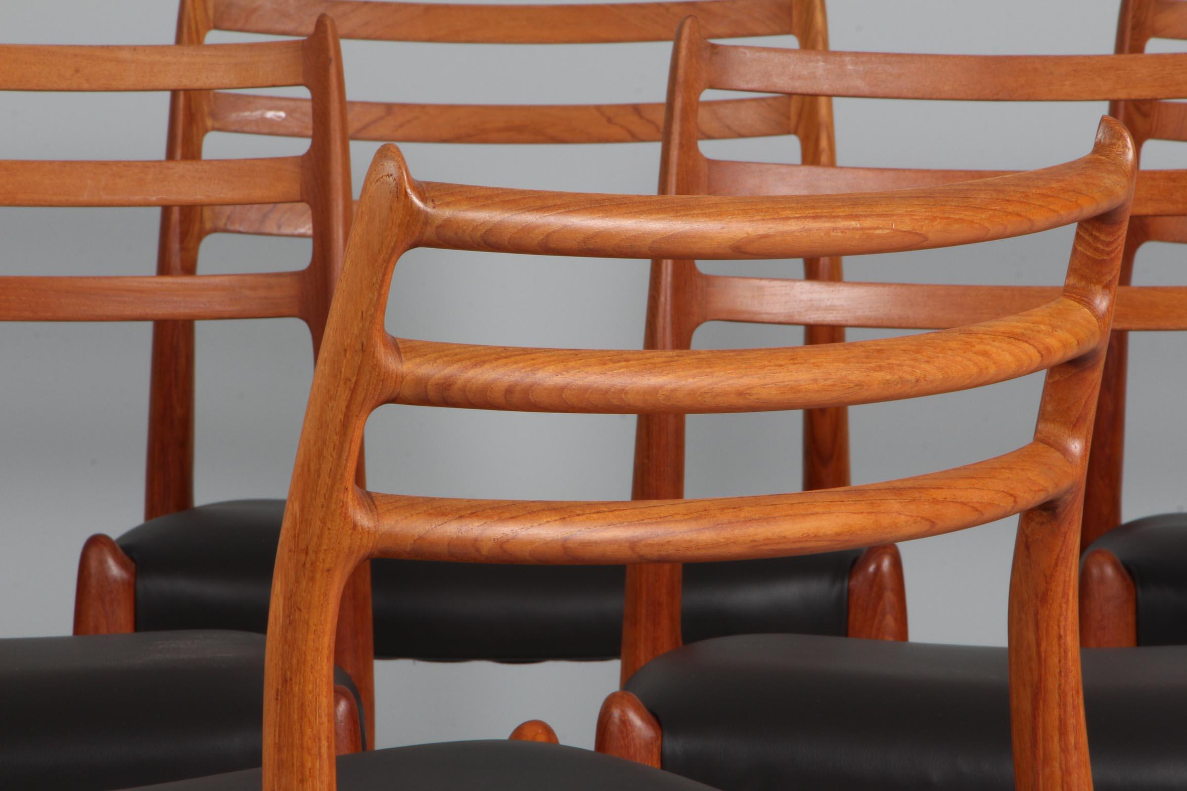 N. O. Møller dining chairs in teak, model 78 2