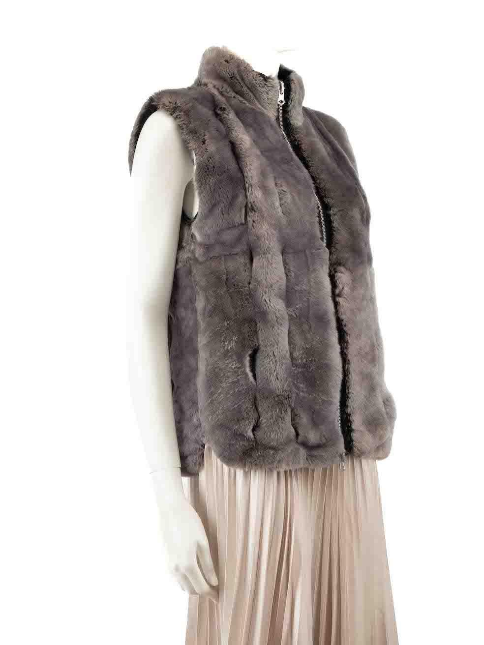 CONDITION is Very good. Hardly any visible wear to gilet is evident on this used N. PEAL designer resale item.
 
 
 
 Details
 
 
 Grey
 
 Fur and cashmere
 
 Reversible gilet
 
 Quilted cashmere
 
 2x Pockets on quilted cashmere side
 
 Zip