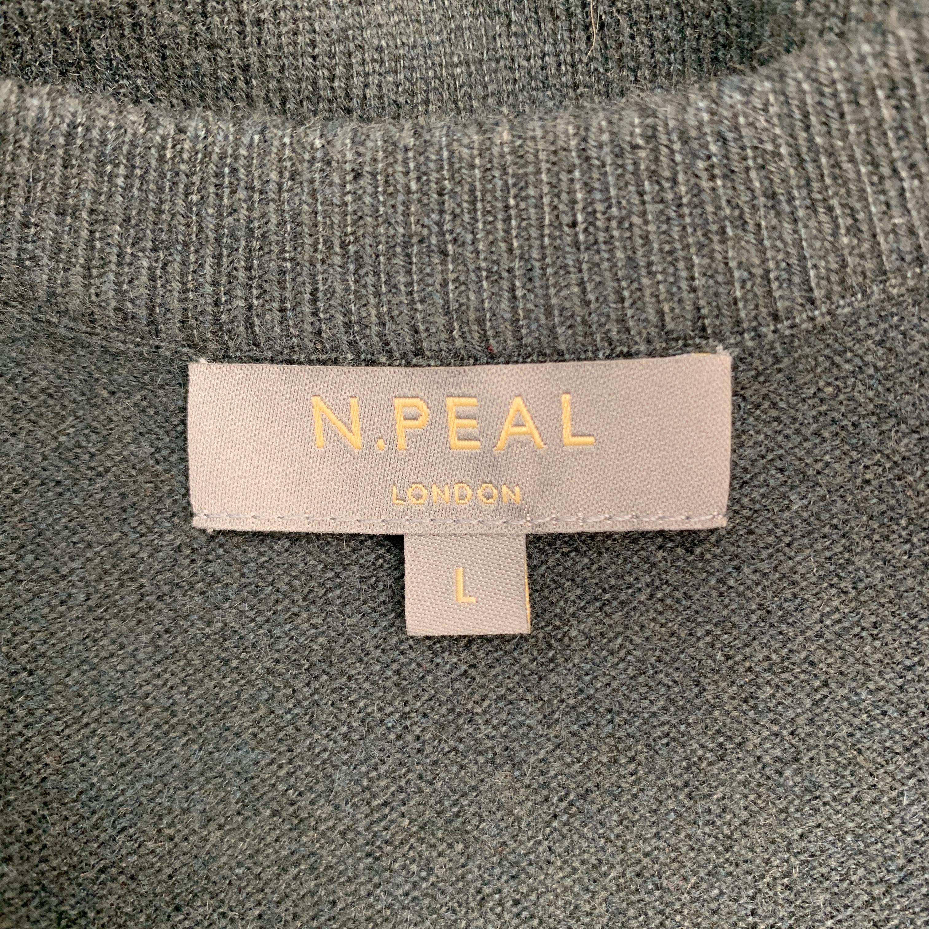 N. PEAL Size L Dark Green Cashmere V-Neck Sweater Vest In Excellent Condition In San Francisco, CA