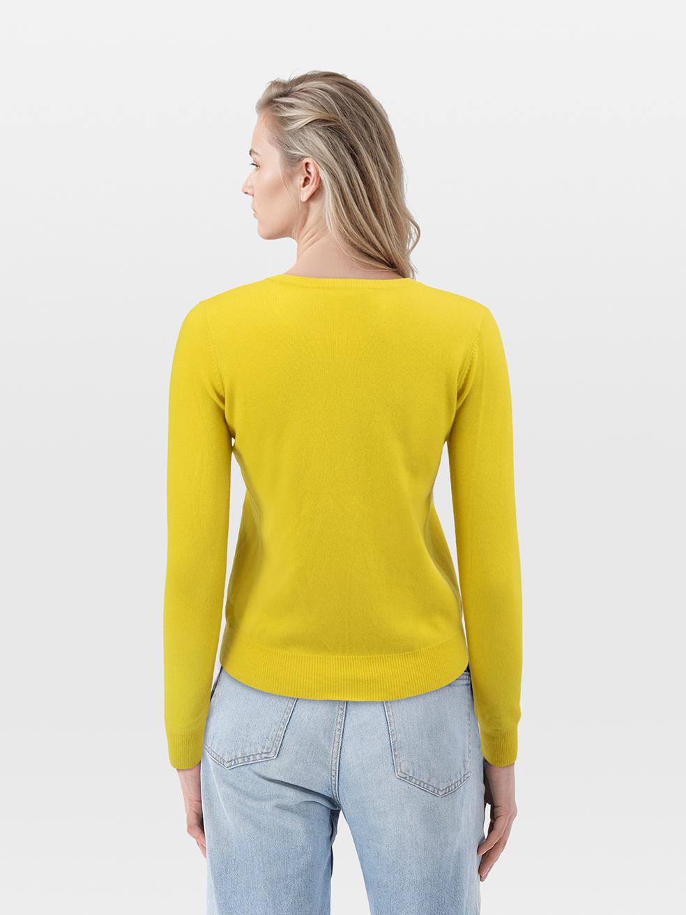 CONDITION is Very Good. Hardly any visible wear to the sweater is evident on this used N. PEAL designer resale item.
 
 
 
 Details
 
 
 Yellow
 
 Cashmere
 
 Knit jumper
 
 Long sleeves
 
 Round neck
 
 Stretchy
 
 
 
 Composition
 100% Cashmere
 
