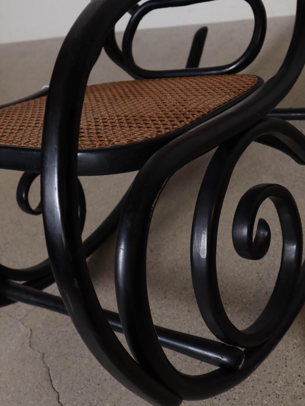 Schaukelstuhl N0.21 von Michael Thonet 2