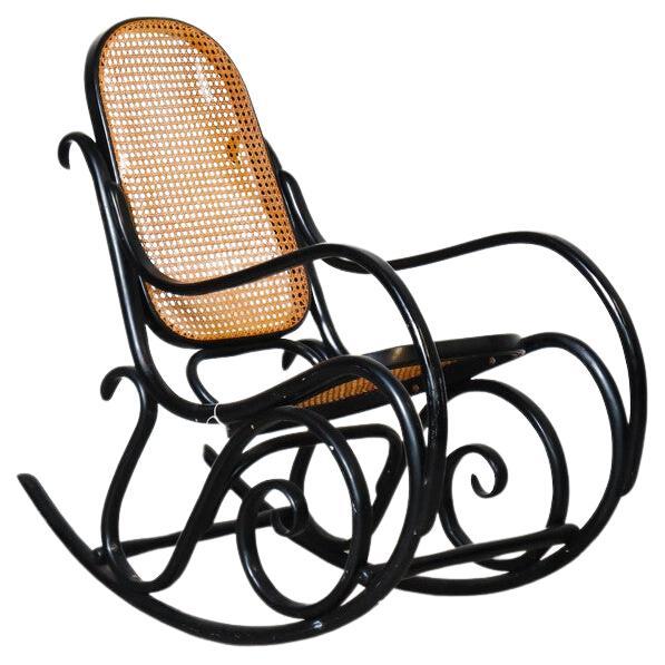 N0.21 Rocking Chair by Michael Thonet For Sale