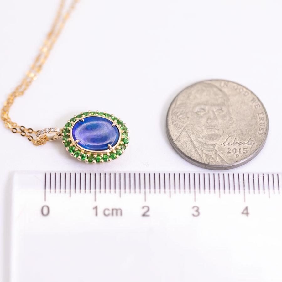 Brilliant Cut N1 Black Opal Halo Tsavorite Diamond Necklace 18k Yellow Gold For Sale