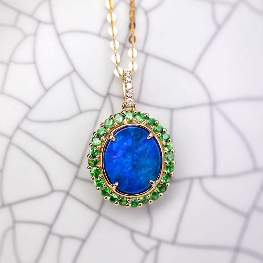 N1 Black Opal Halo Tsavorite Diamond Necklace 18k Yellow Gold In New Condition For Sale In Suwanee, GA