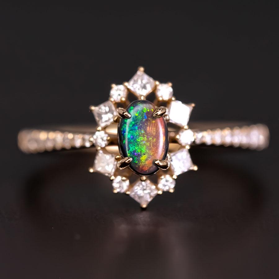 Taille princesse N1 Black Opal  Bague de fiançailles princesse diamant halo or jaune 18K en vente