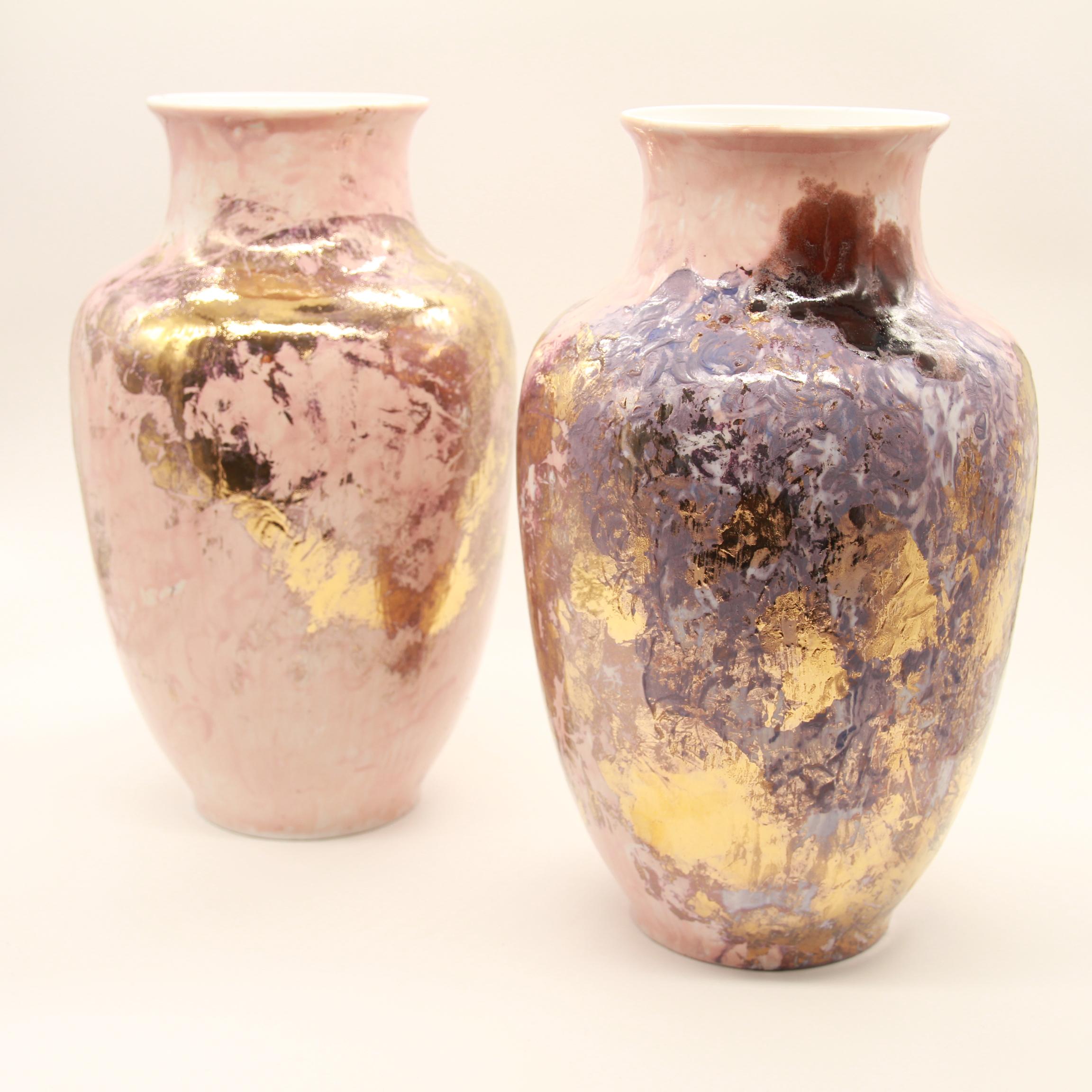 N°1 Vase Series 2 is Presented by Spazio Nobile

Sculptural vase, Limoges Porcelain glazed by Marie Corbin, or 10%.
 