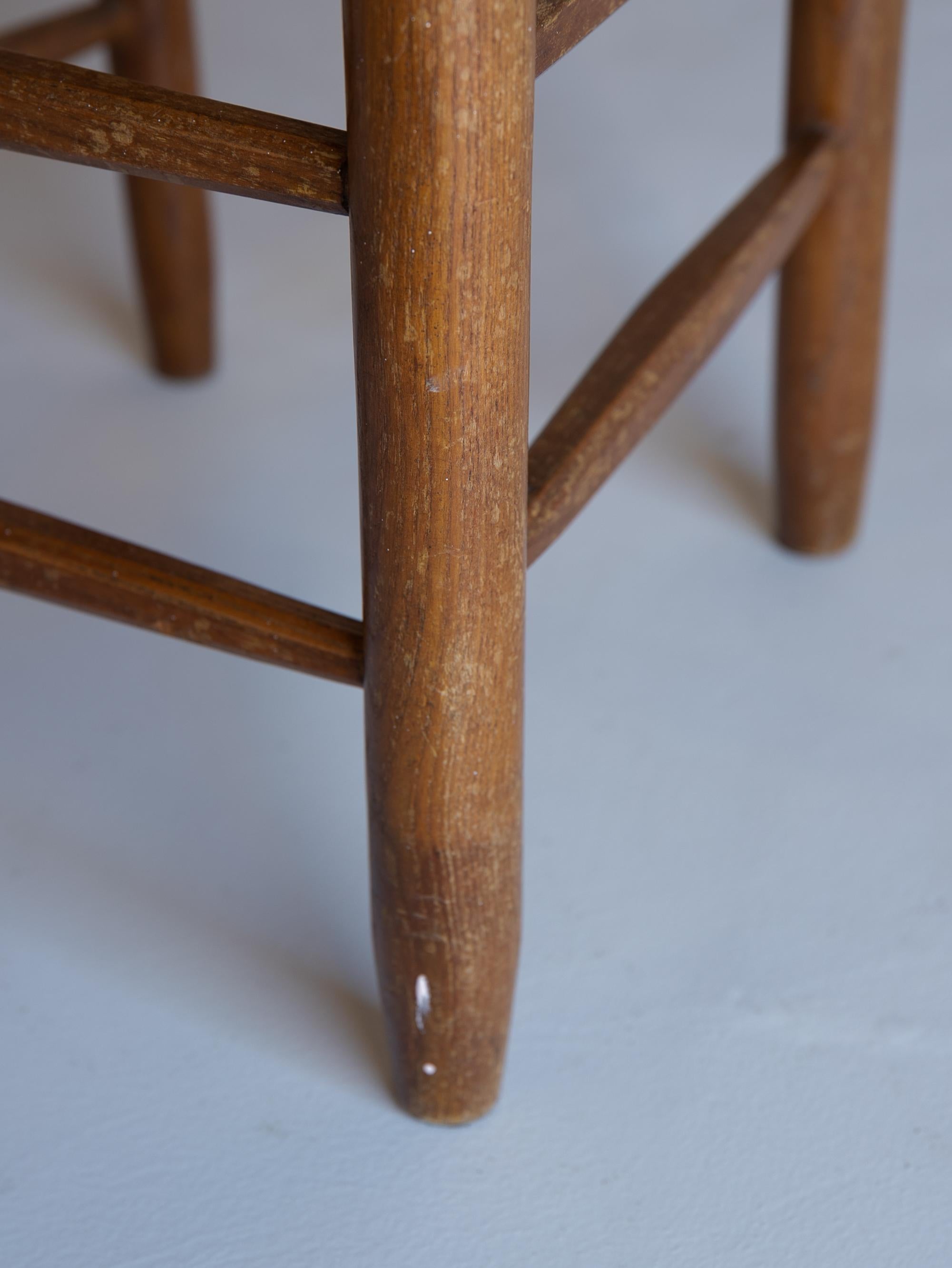 n°19 ‘Bauche’ Chair by Charlotte Perriand 2