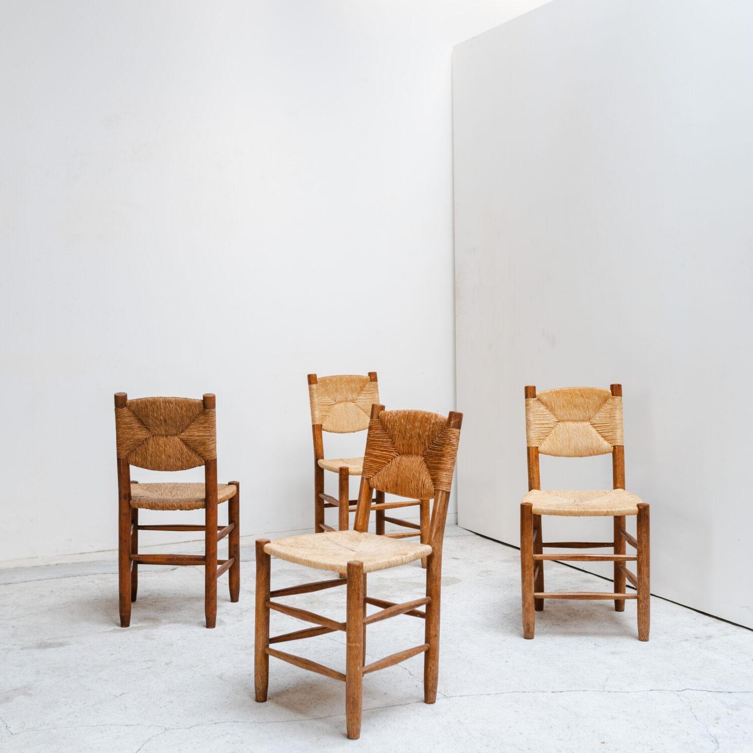 Milieu du XXe siècle N°19 Chaises Bauche par Charlotte Perriand, lot de 4 en vente