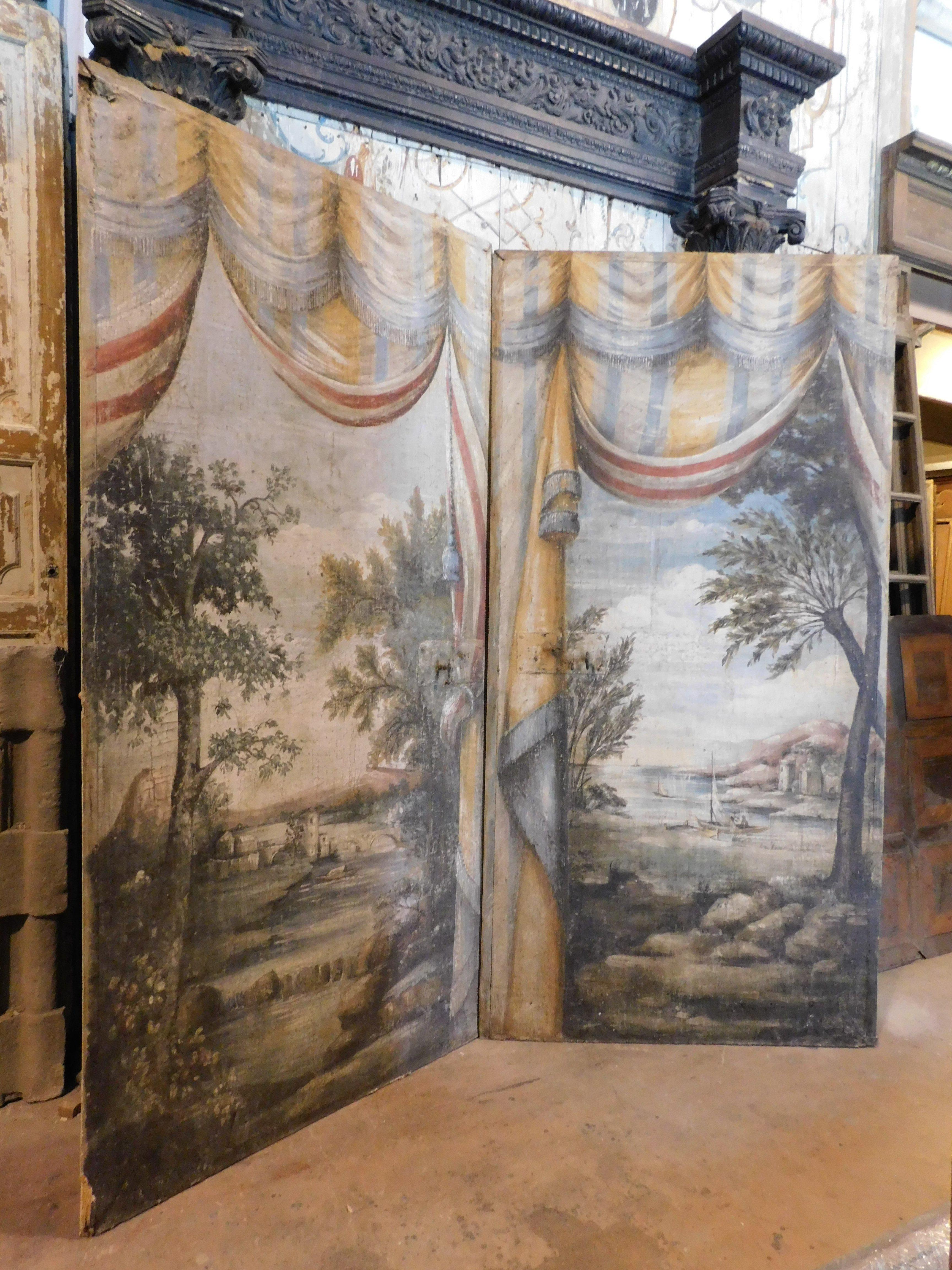 N.2 antike Holztüren, reich bemalt, doppelseitiges Thema, Italien (18. Jahrhundert und früher) im Angebot