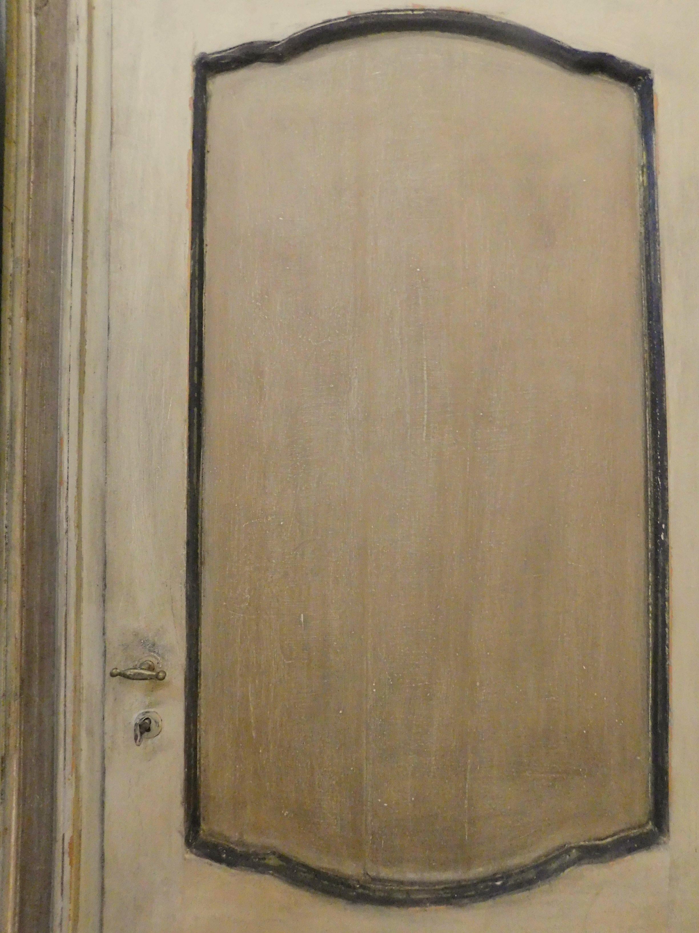 n.2 puertas pintadas con marco lacado, completas con sobrepuerta, '700 Italia en Bueno estado para la venta en Cuneo, Italy (CN)
