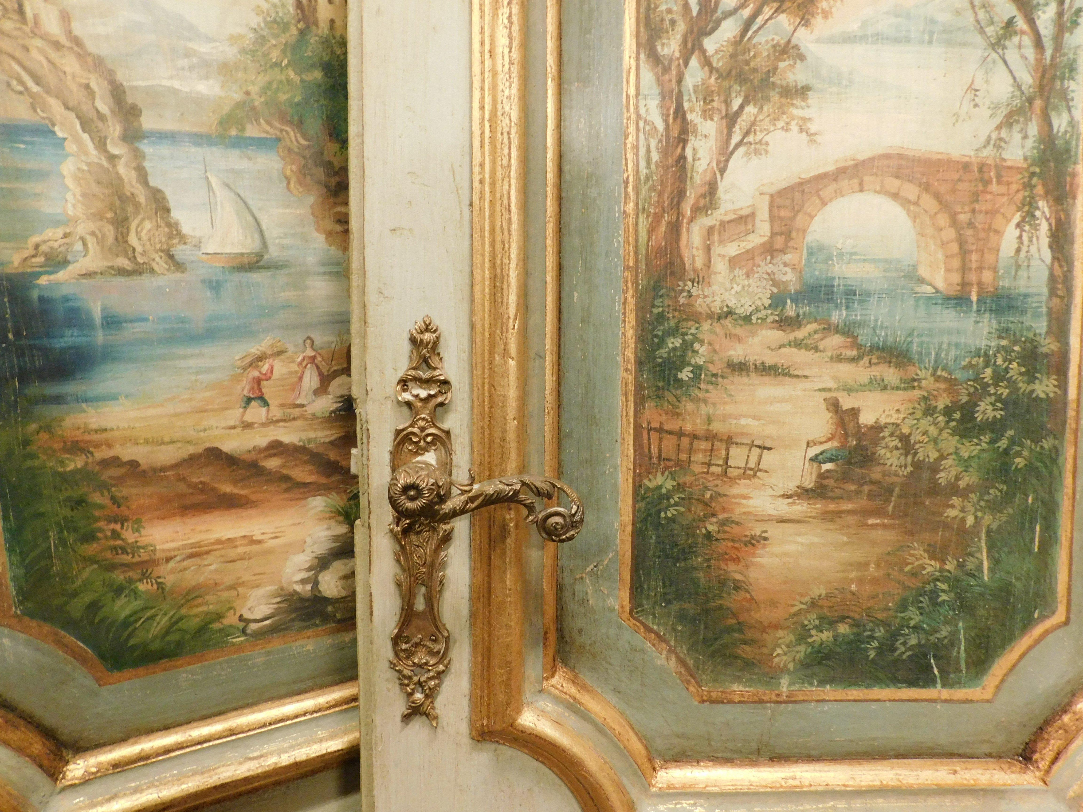 N.2 porte doppie in legno riccamente verniciato, retro laccato, Italia in vendita 4