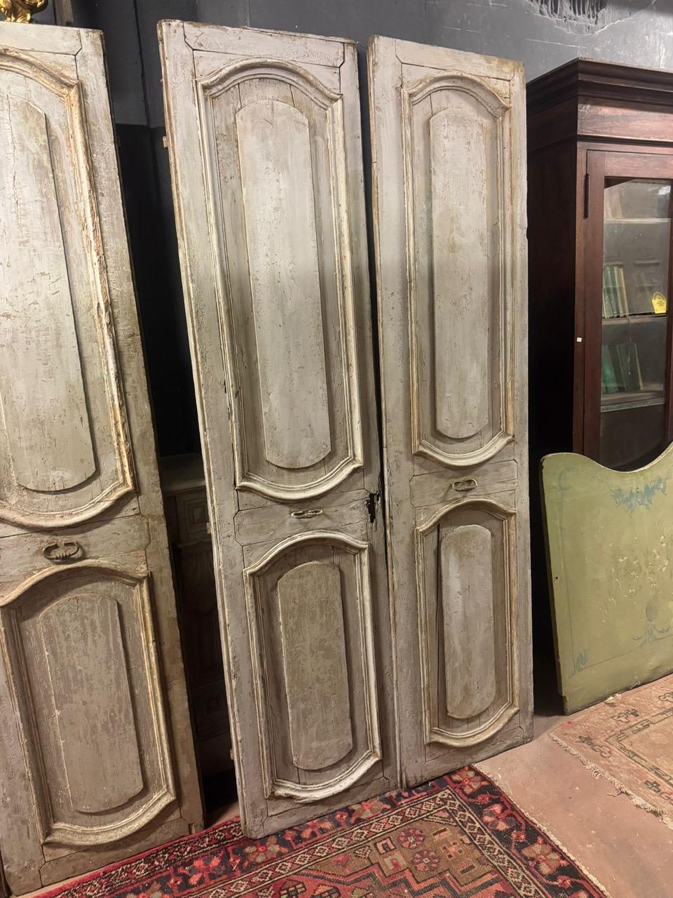 N.2 Double interior doors in lacquered wood, in first patina, Italy im Angebot 3