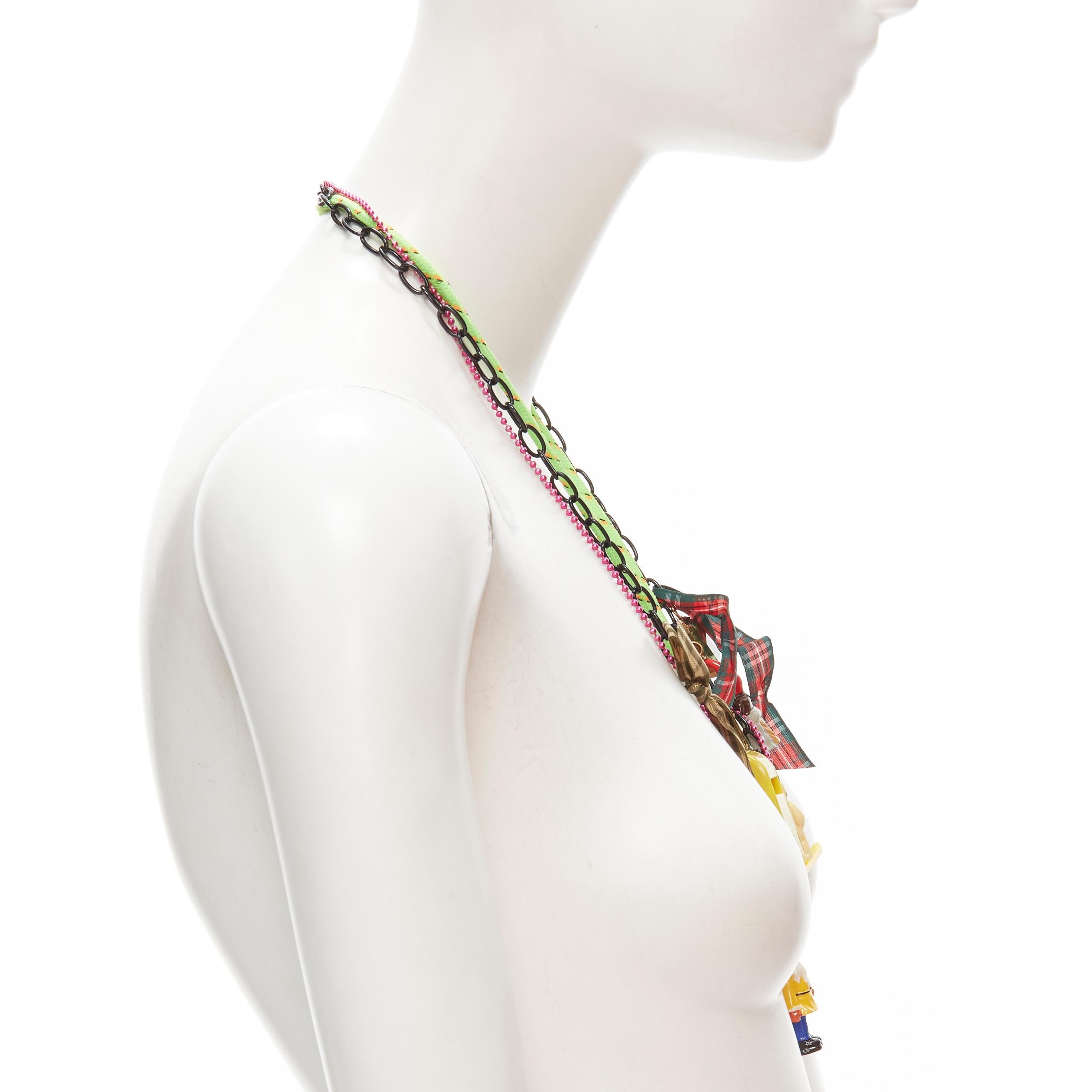 N2 LES NEREIDES Harajuku-Halskette mit bunten Gänseblümchen und karierten Bändern im Angebot 1