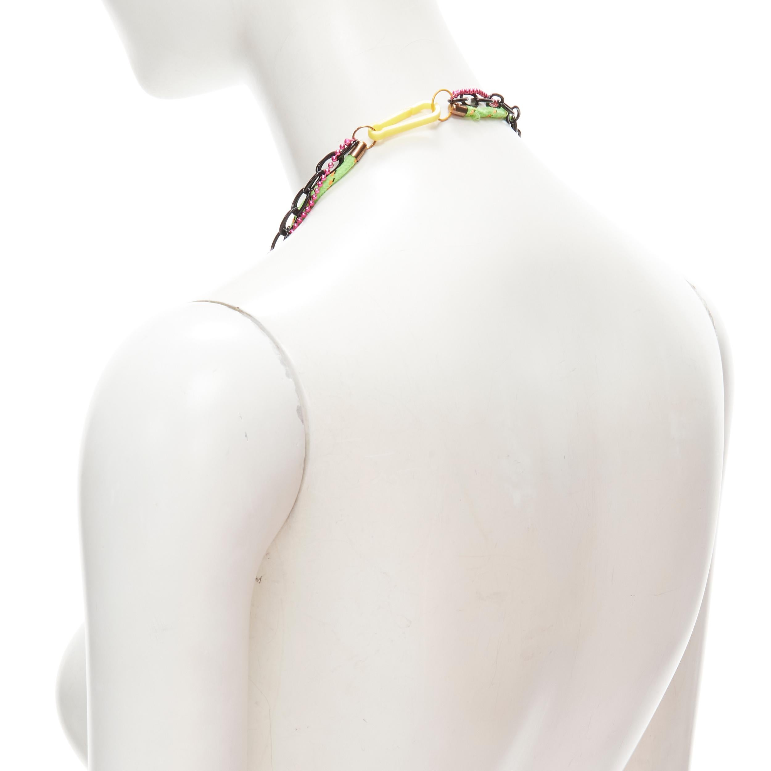 N2 LES NEREIDES Harajuku-Halskette mit bunten Gänseblümchen und karierten Bändern im Angebot 3